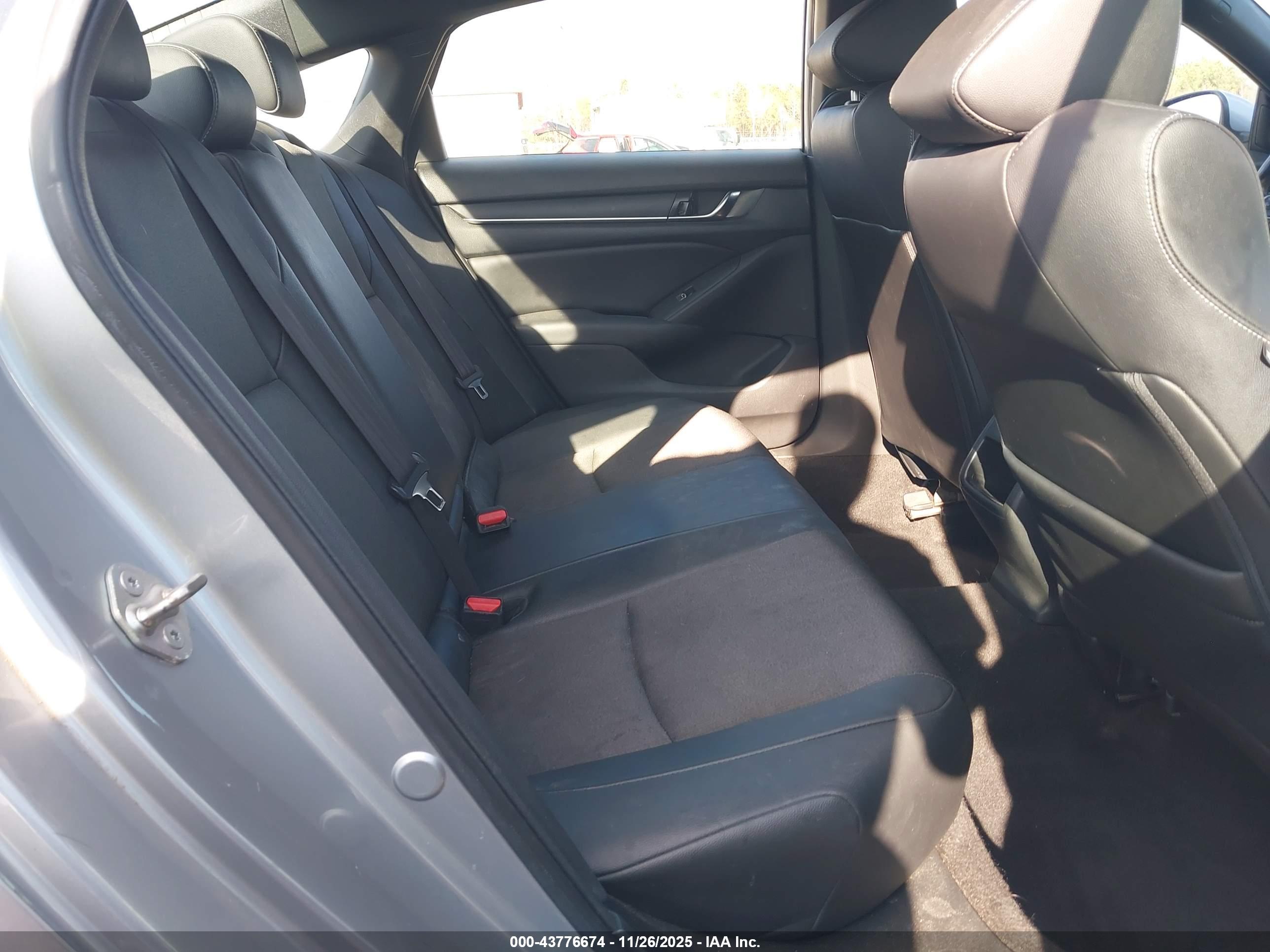 HONDA ACCORD image 8