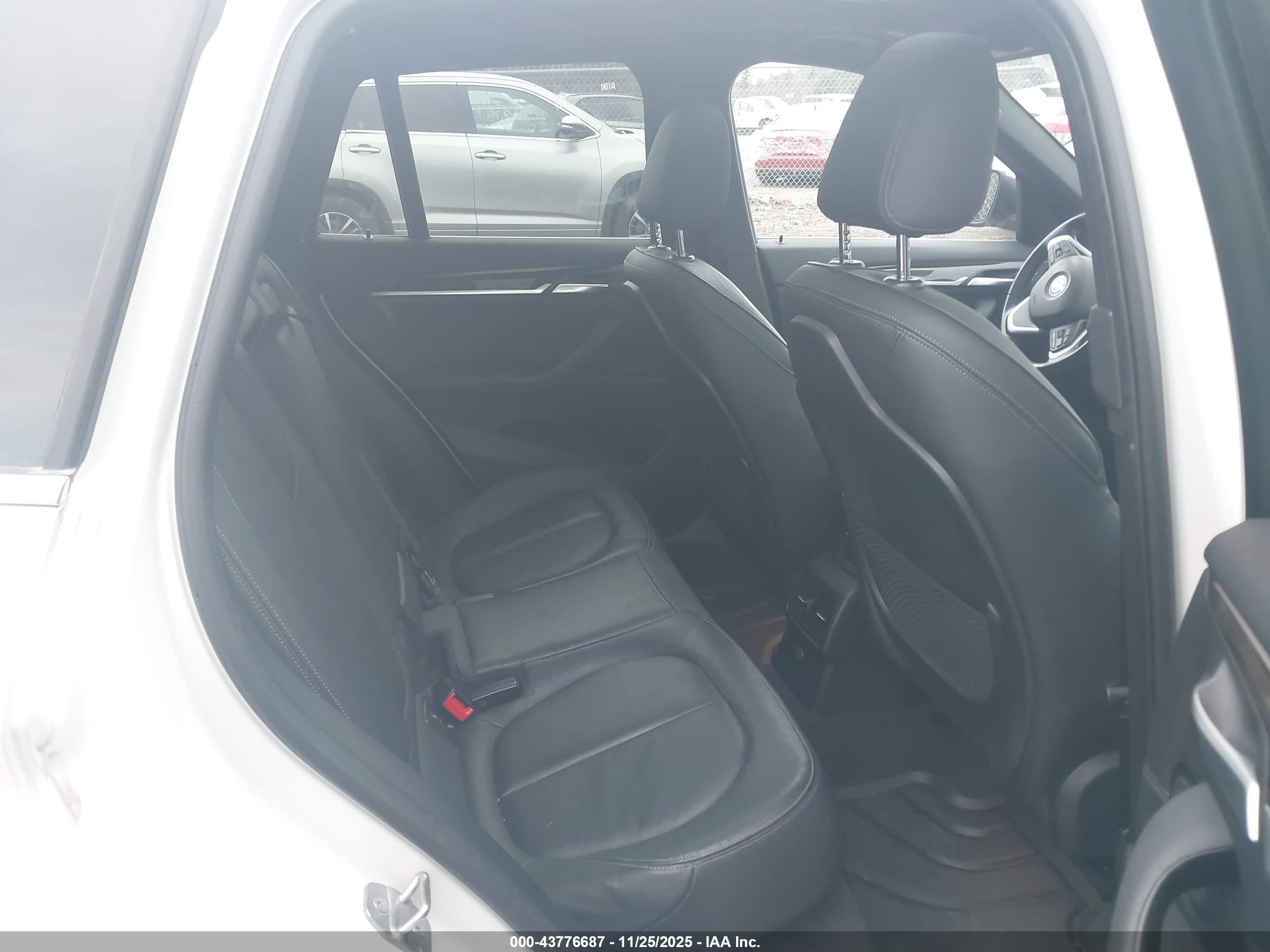BMW X1 image 8