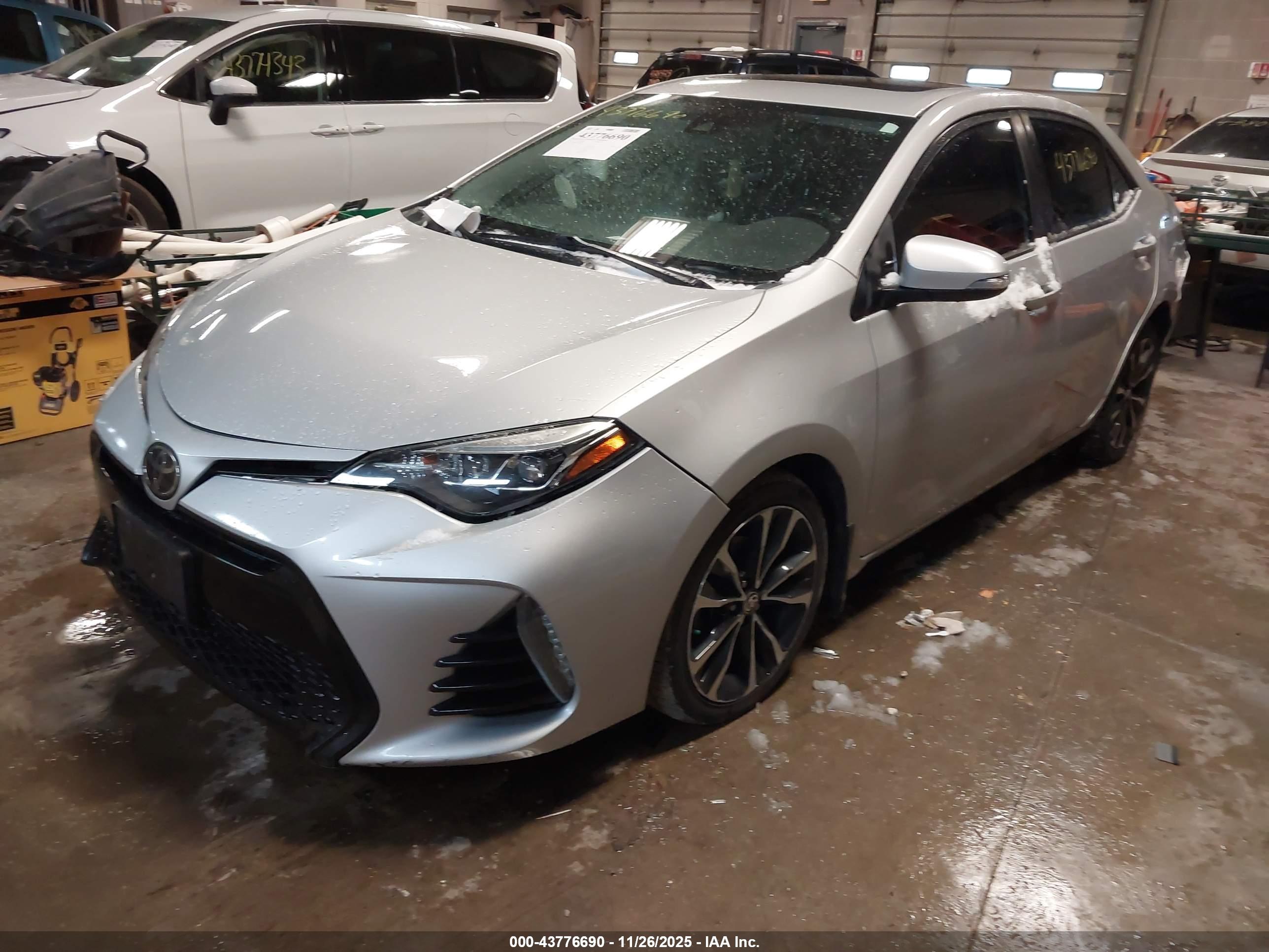 TOYOTA COROLLA image 2