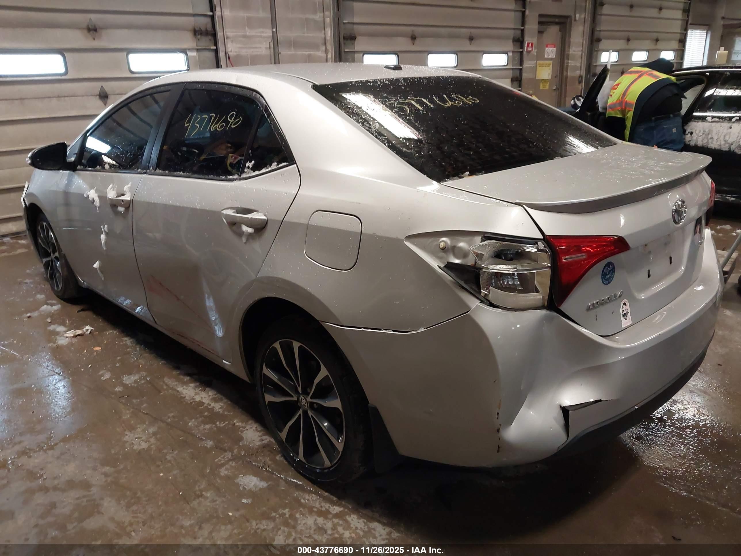 TOYOTA COROLLA image 3