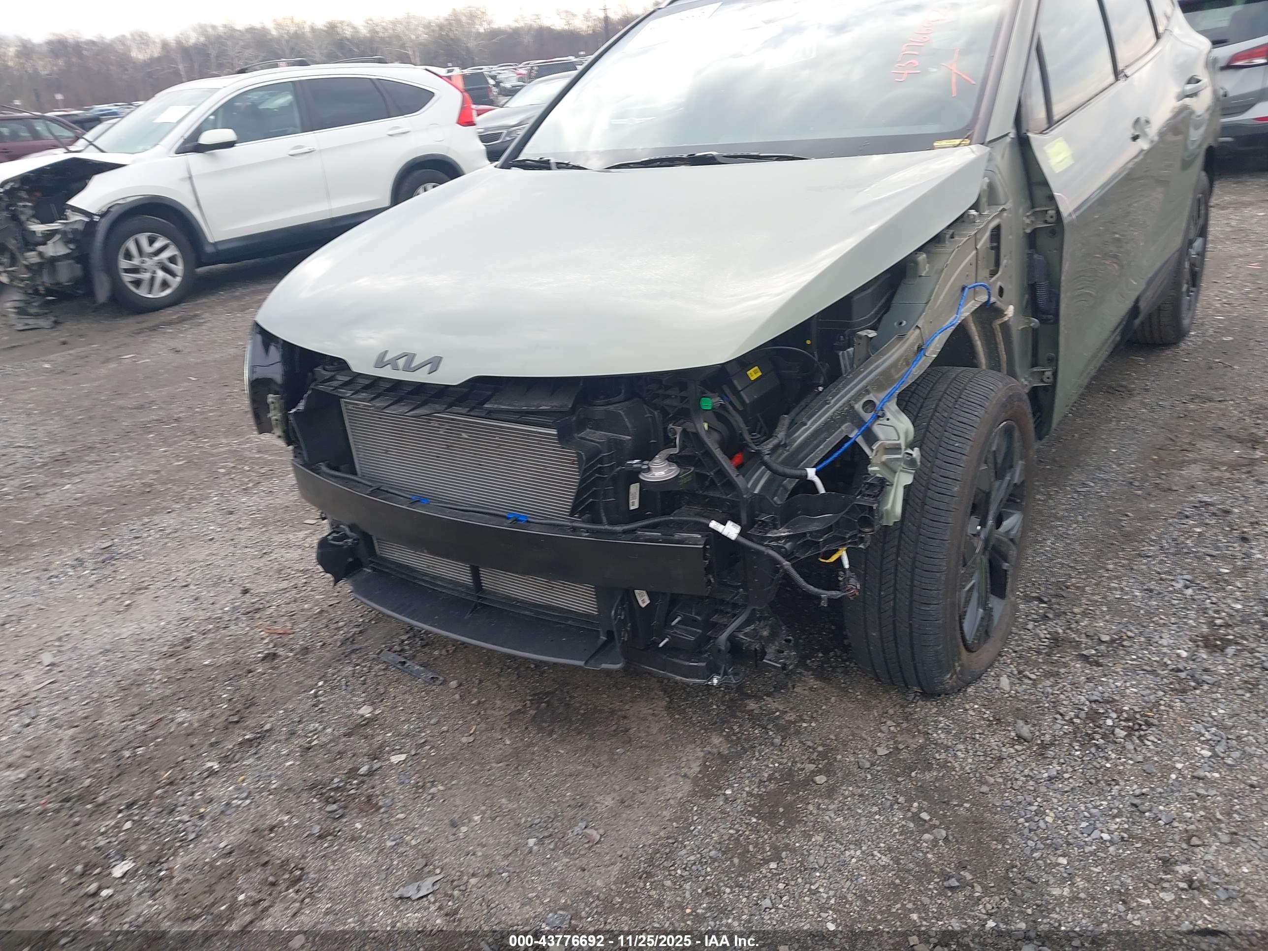 KIA SPORTAGE image 6