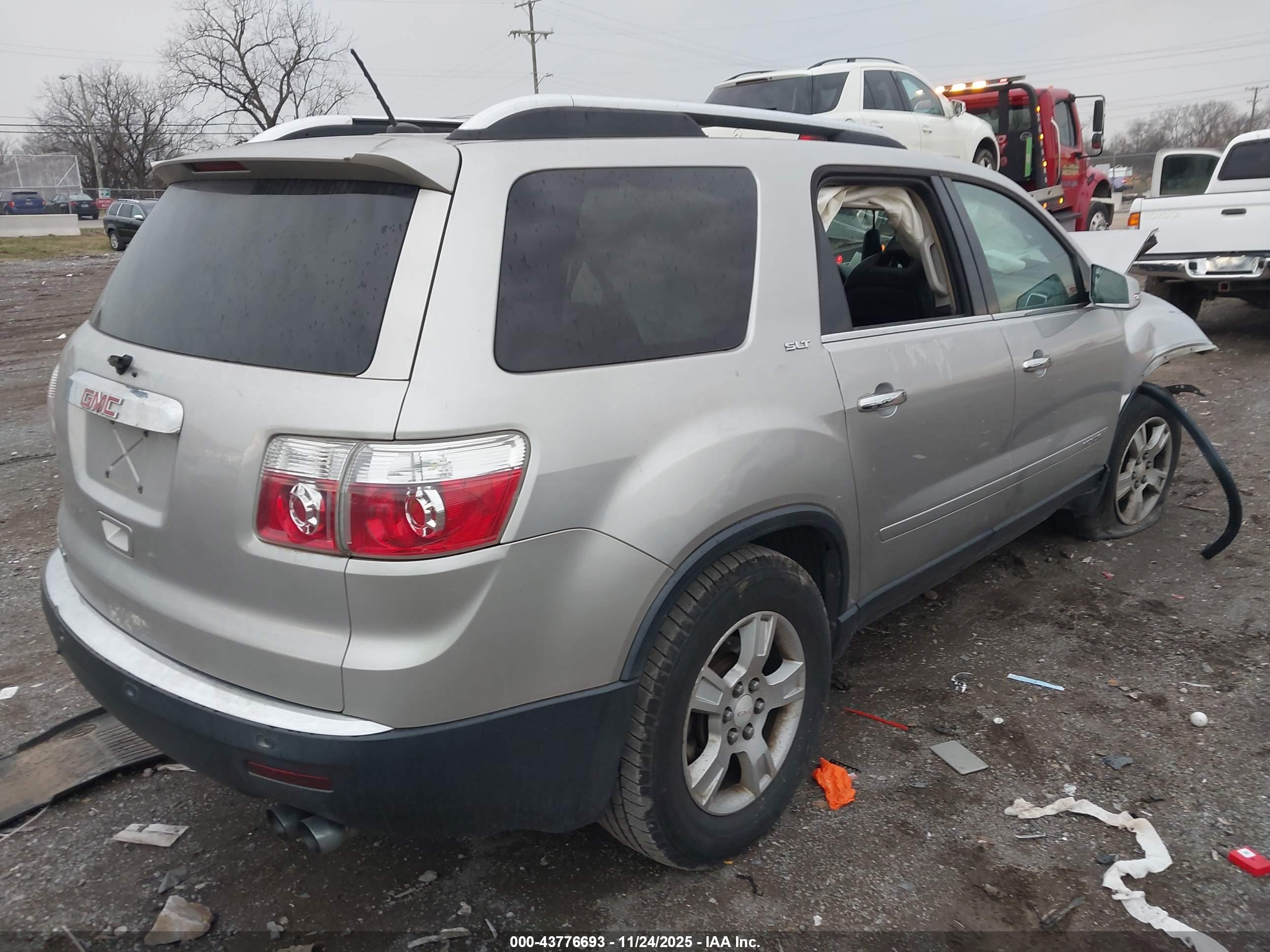 GMC ACADIA image 4