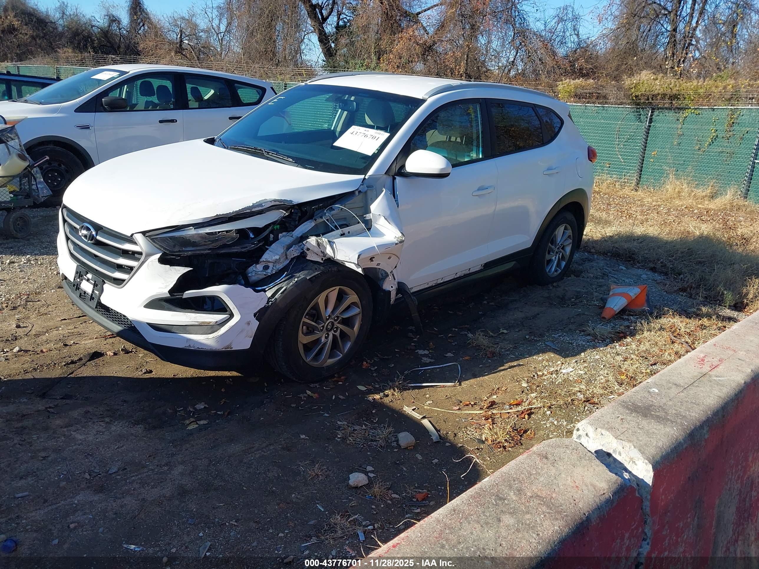 HYUNDAI TUCSON image 2