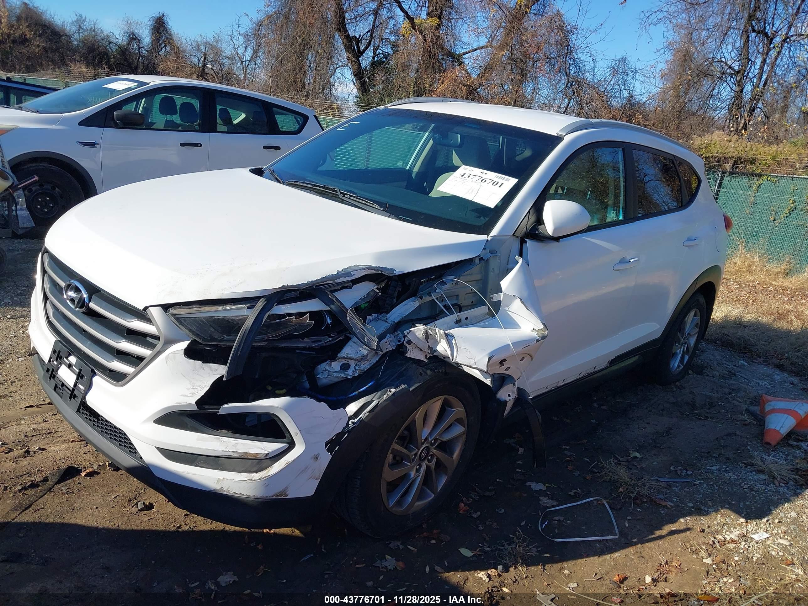 HYUNDAI TUCSON image 6