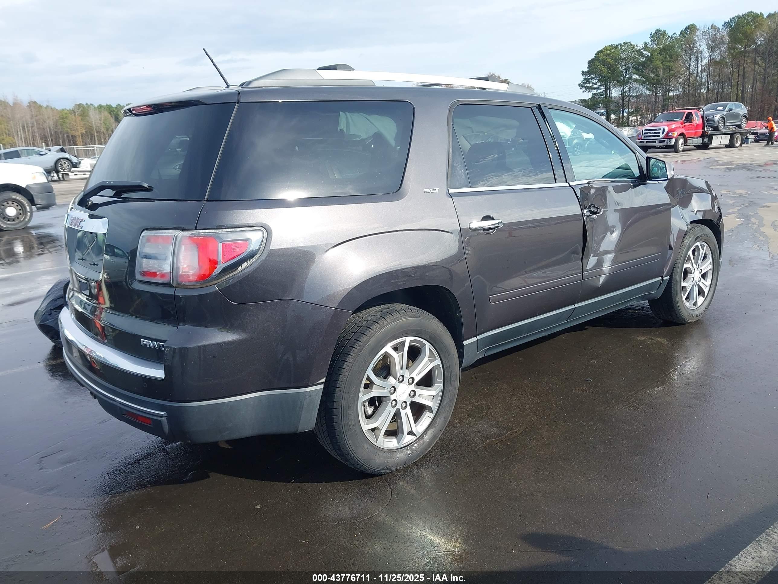 GMC ACADIA image 4