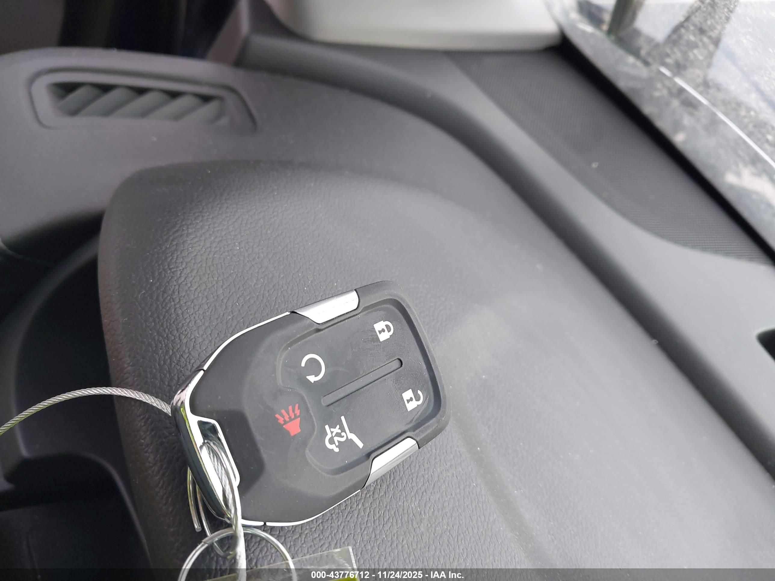 GMC TERRAIN image 11