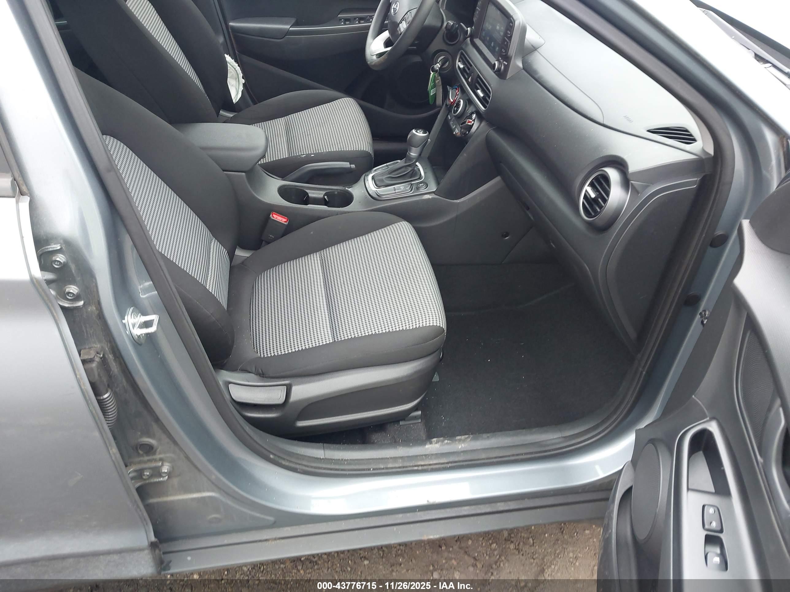 HYUNDAI KONA image 5
