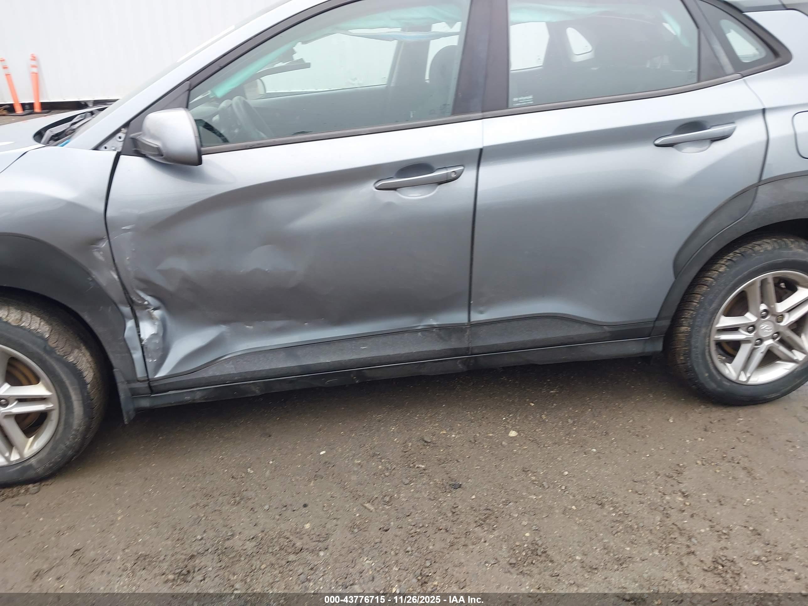 HYUNDAI KONA image 6