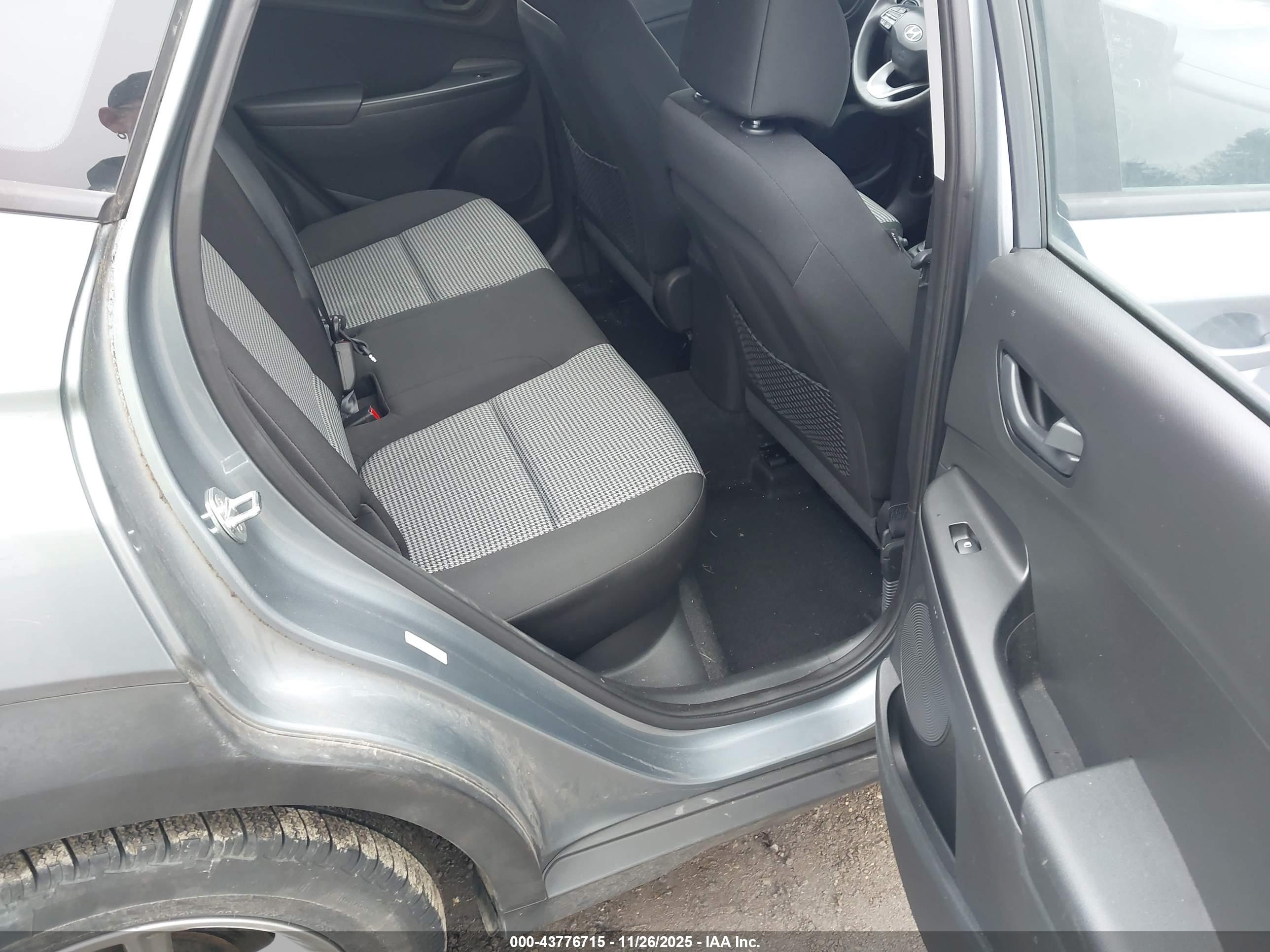 HYUNDAI KONA image 8