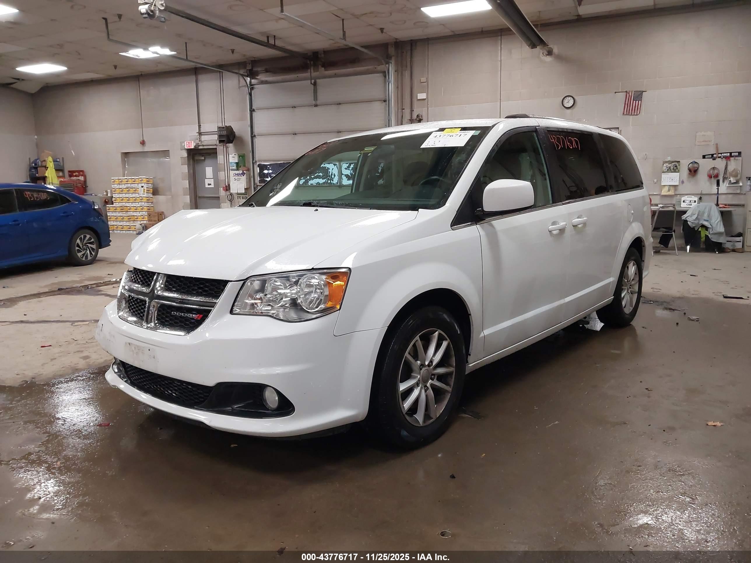 DODGE GRAND image 2