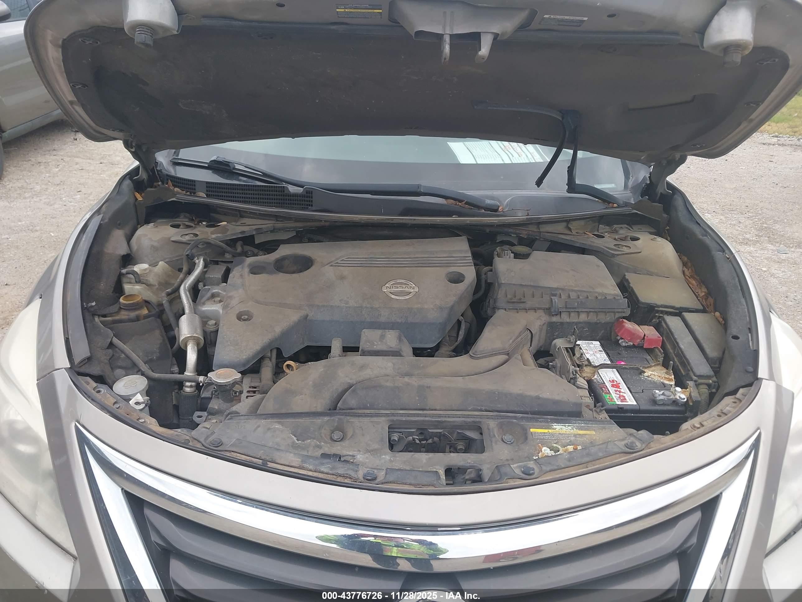 NISSAN ALTIMA image 10