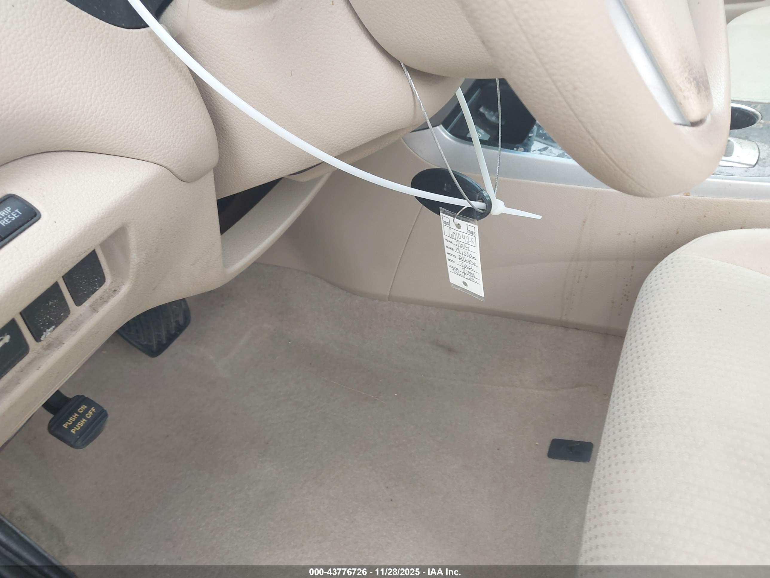NISSAN ALTIMA image 11