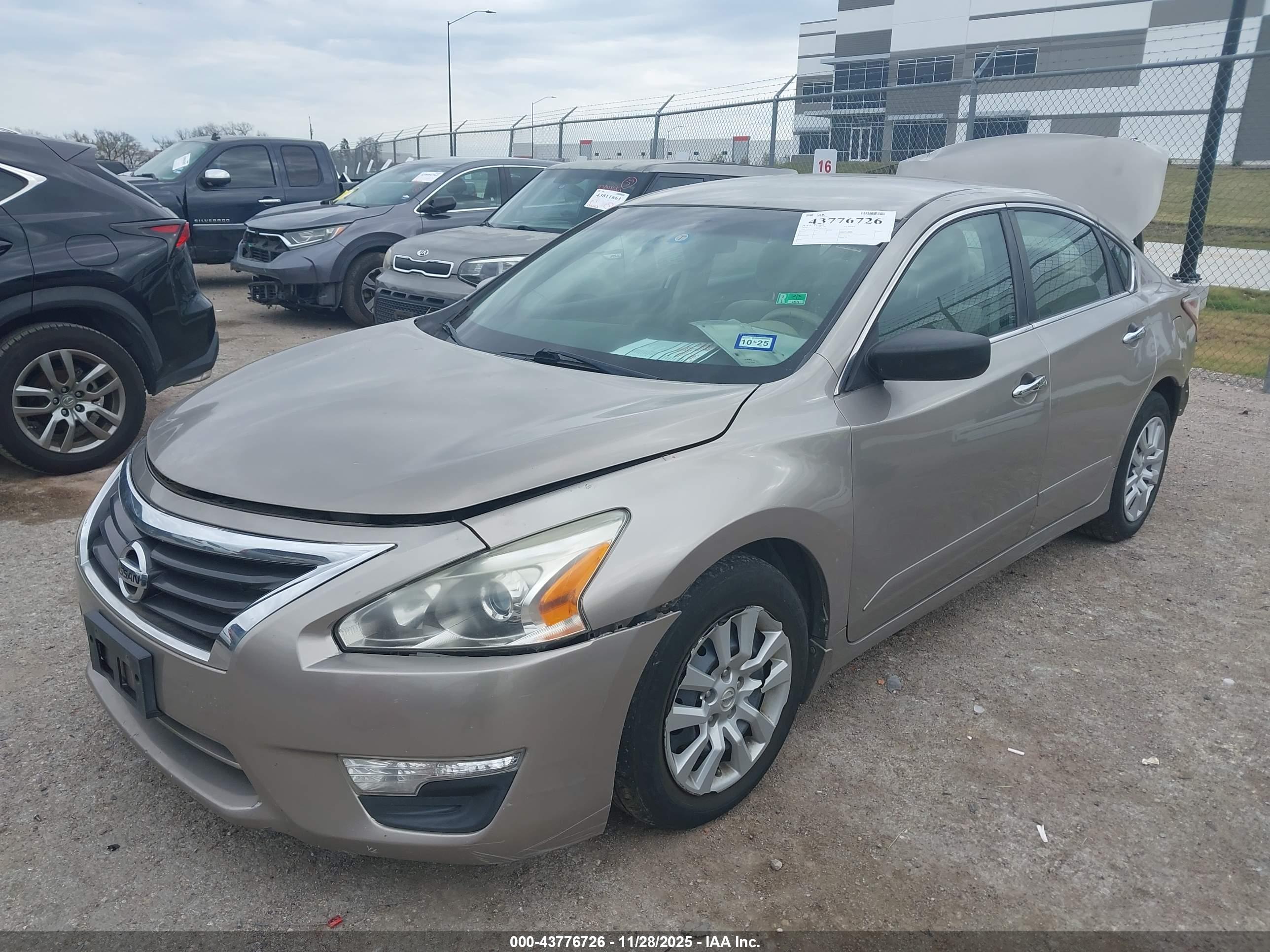 NISSAN ALTIMA image 2