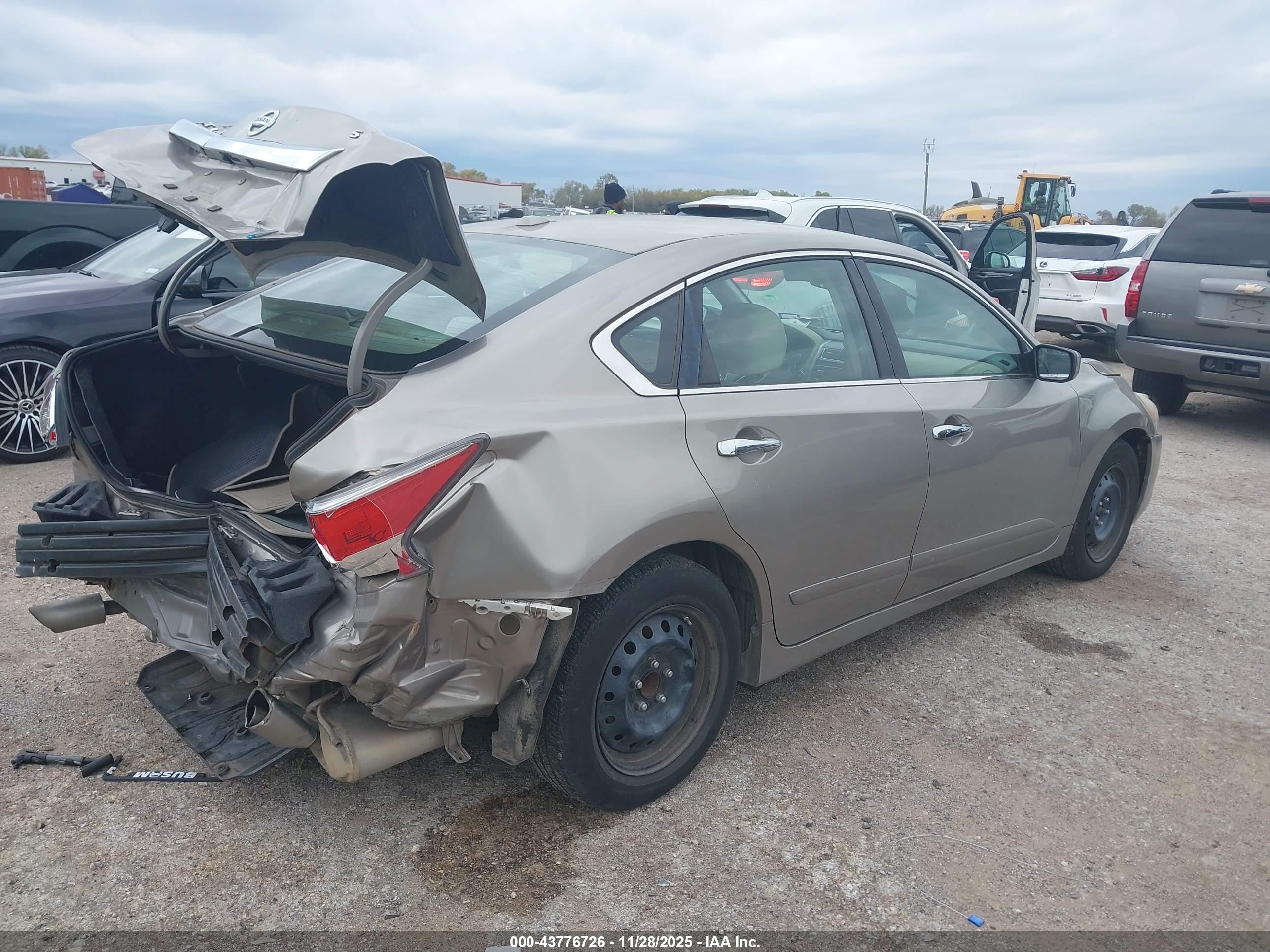 NISSAN ALTIMA image 4