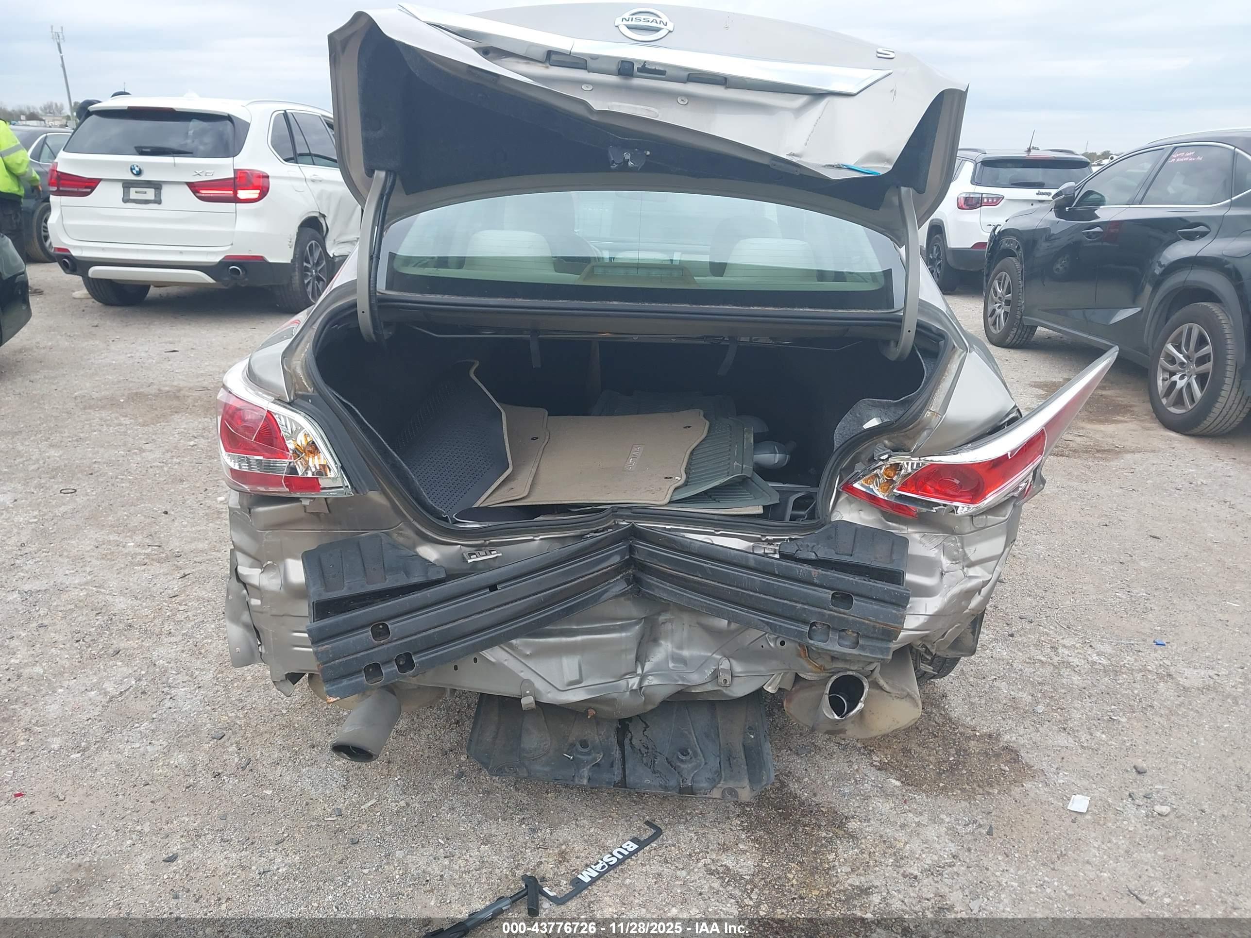 NISSAN ALTIMA image 6