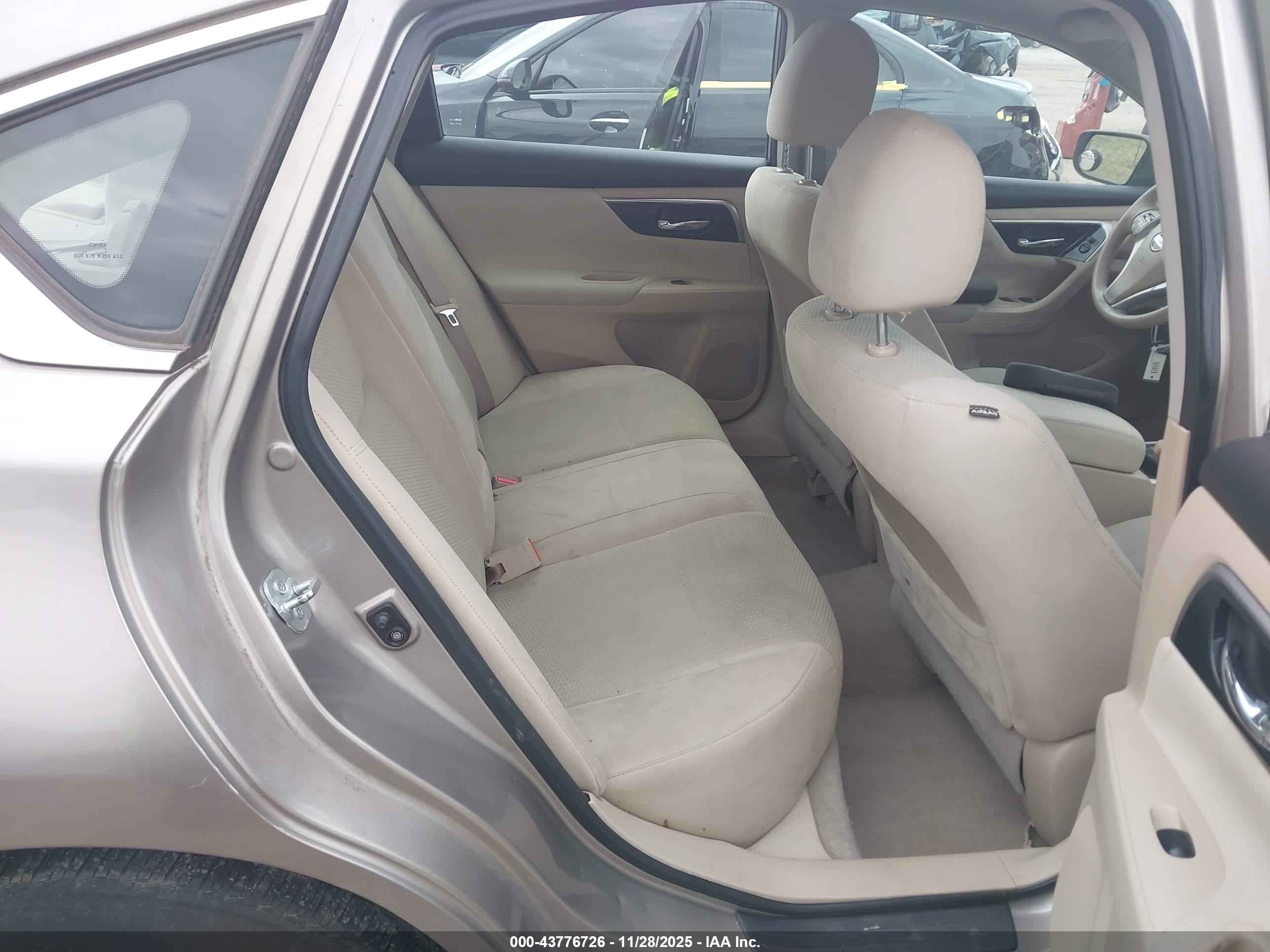 NISSAN ALTIMA image 8