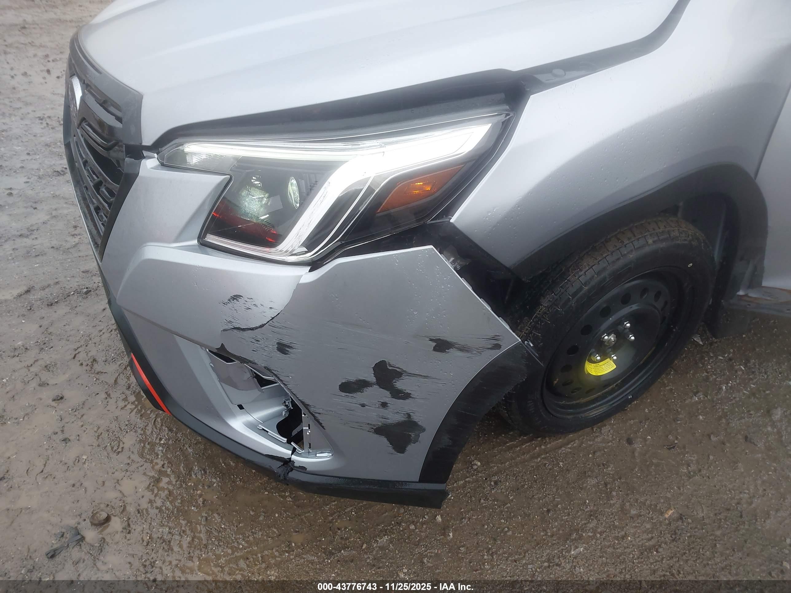 SUBARU FORESTER image 6