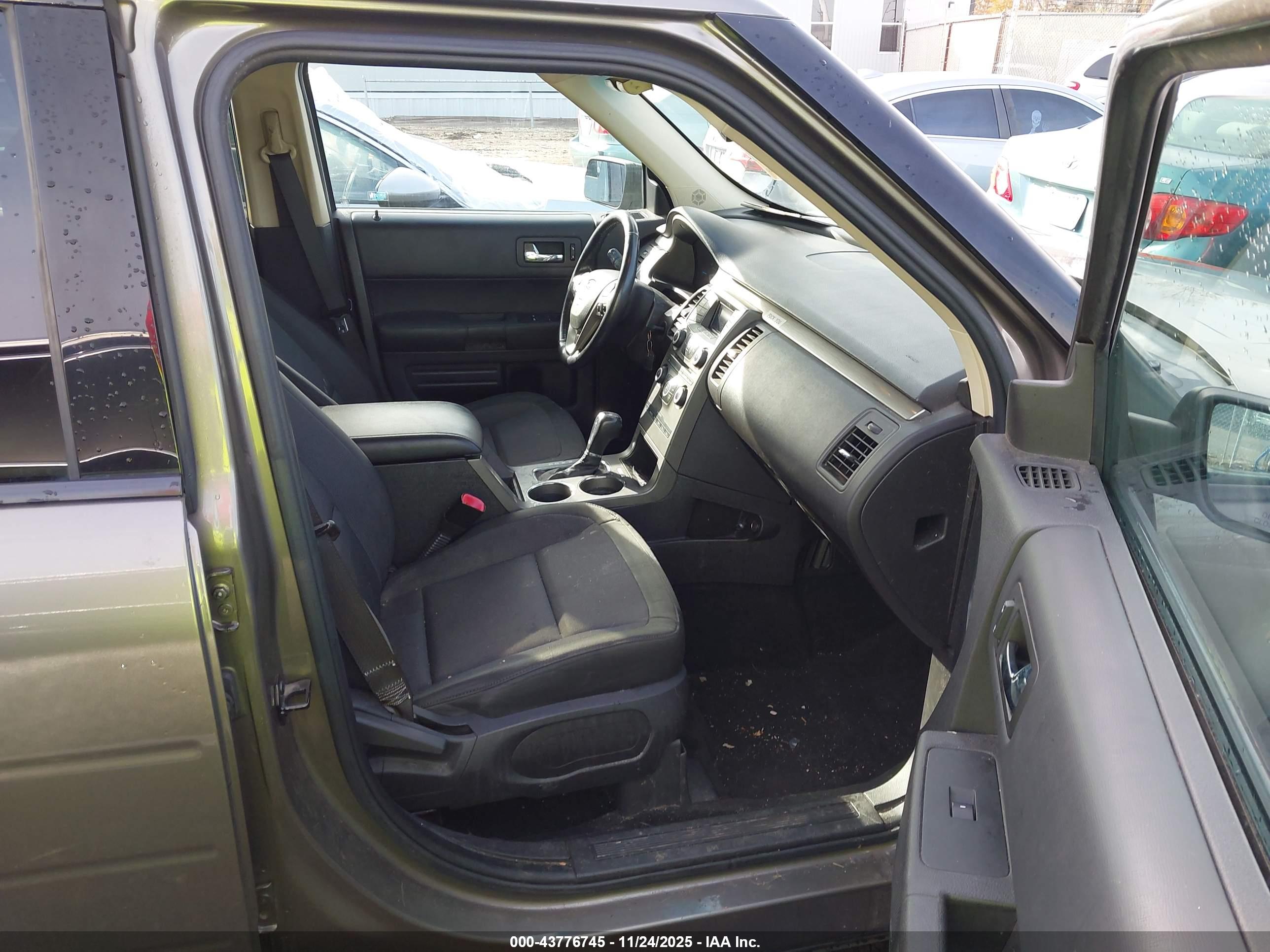 FORD FLEX image 5