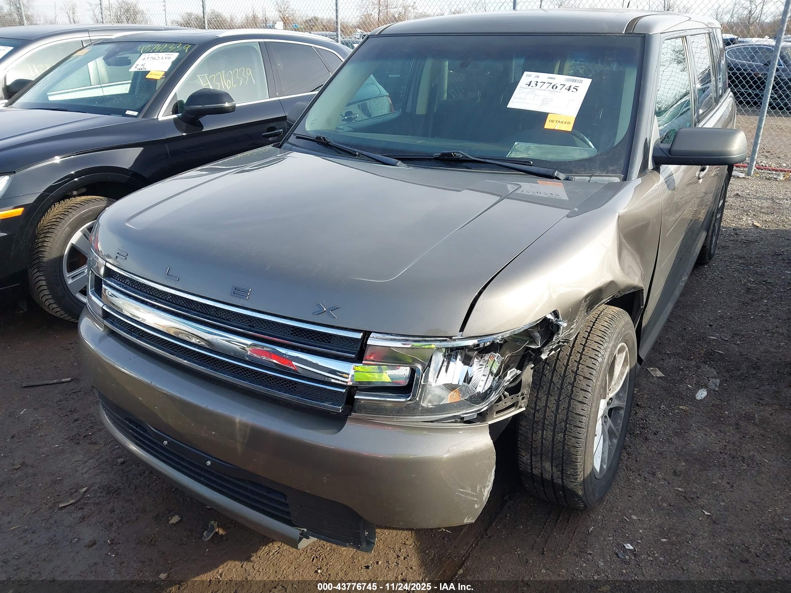FORD FLEX image 6