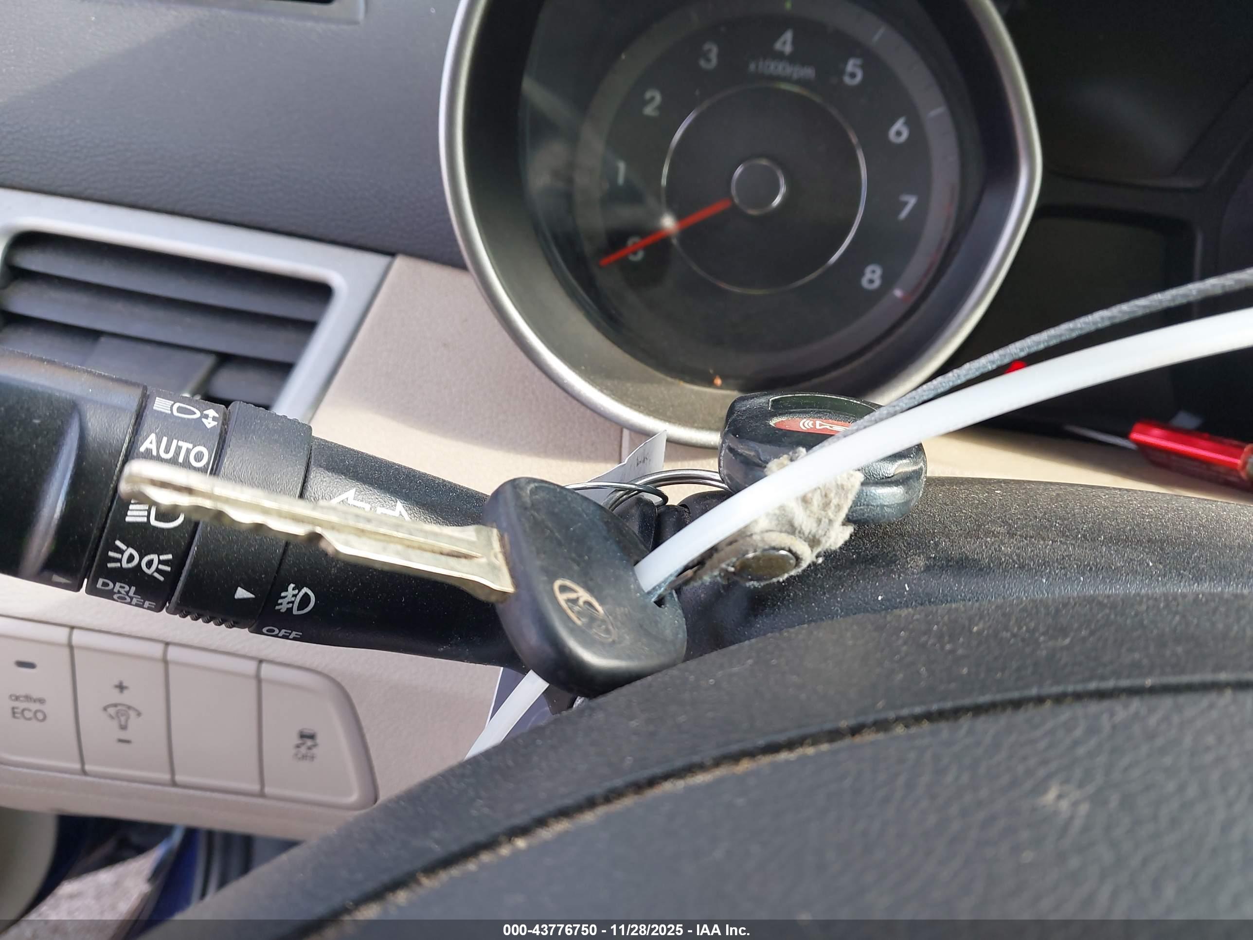 HYUNDAI ELANTRA image 11