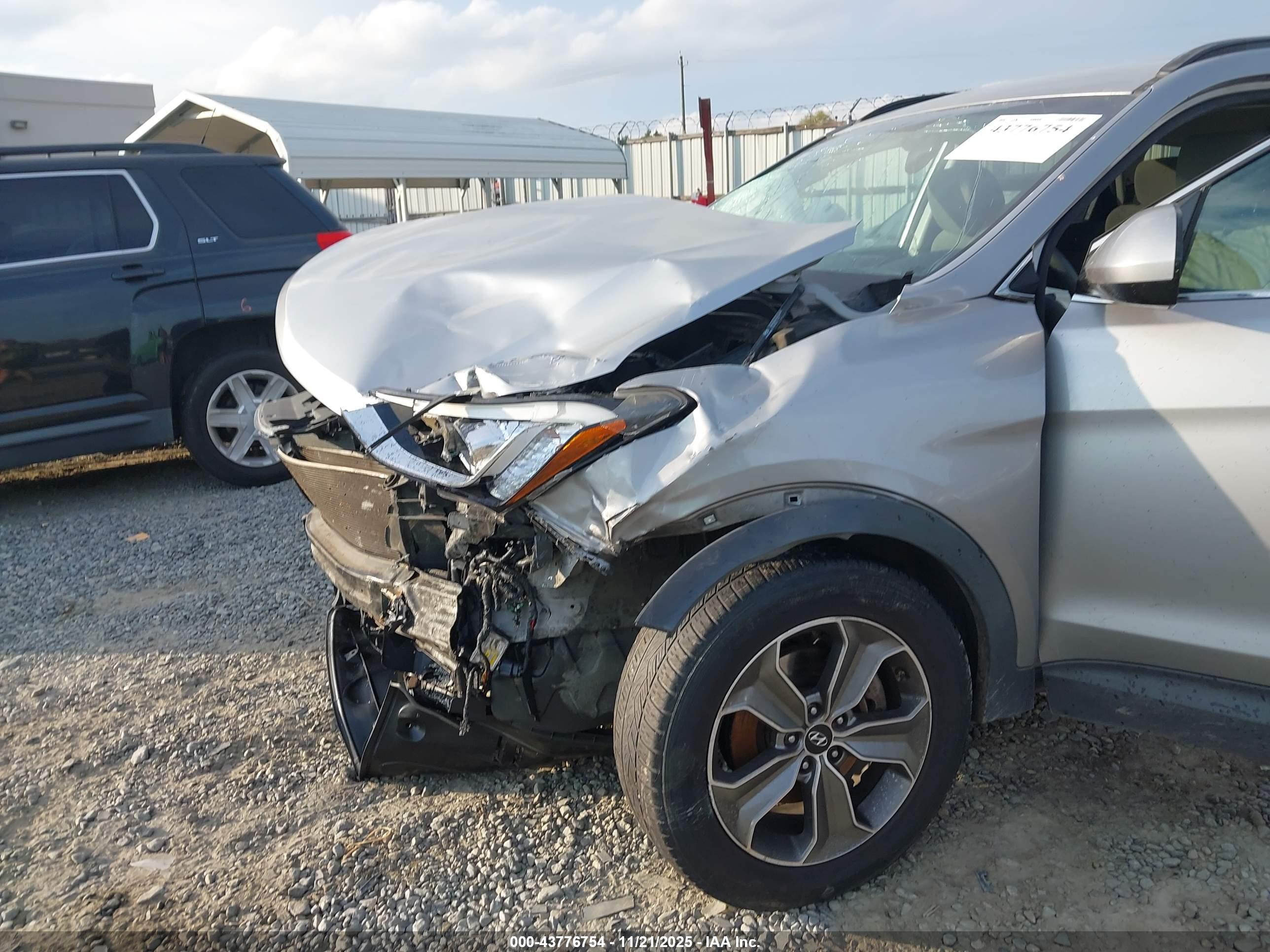 HYUNDAI SANTA image 6