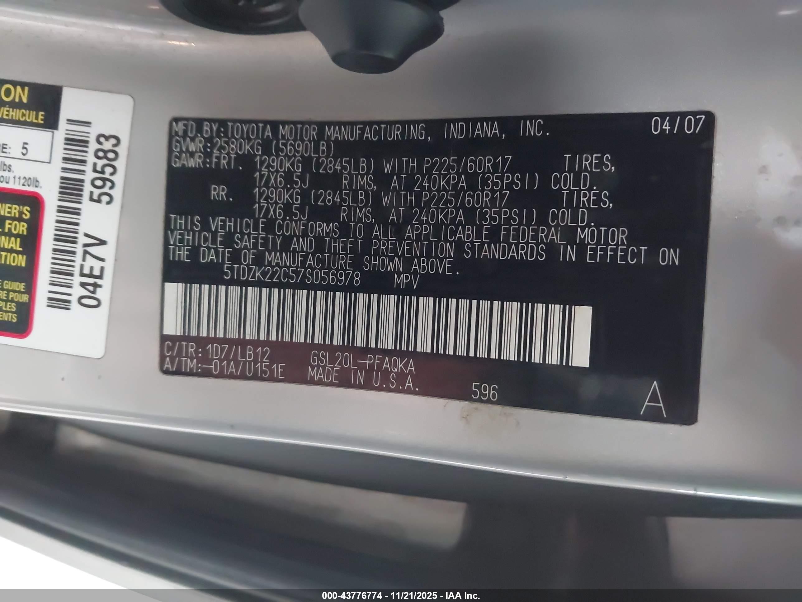 TOYOTA SIENNA image 9