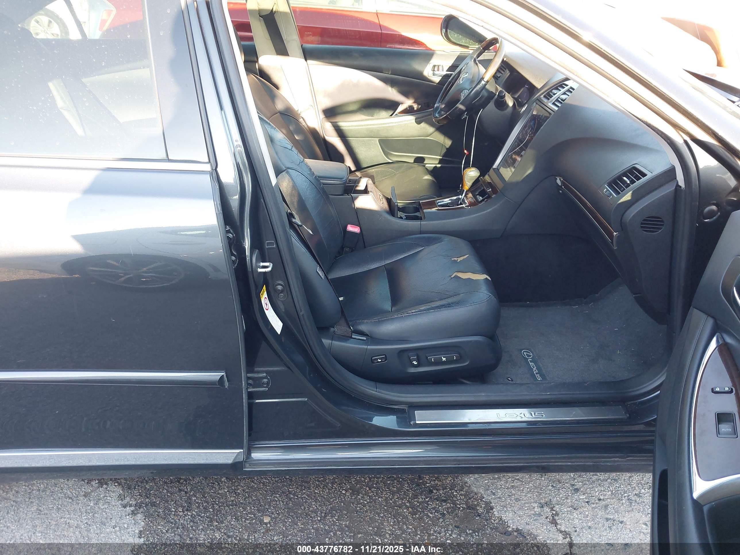 LEXUS ES image 5