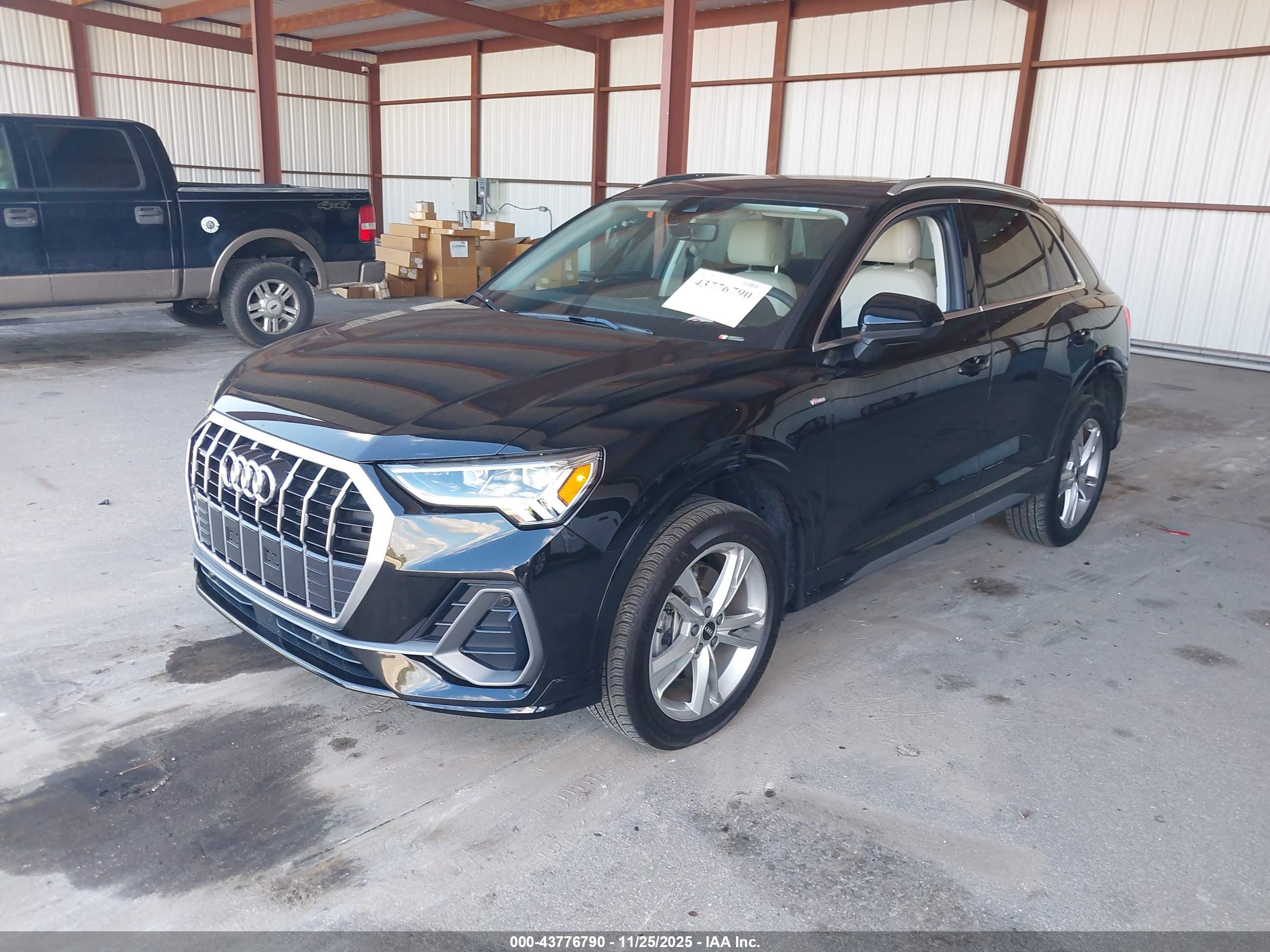 AUDI Q3 image 2