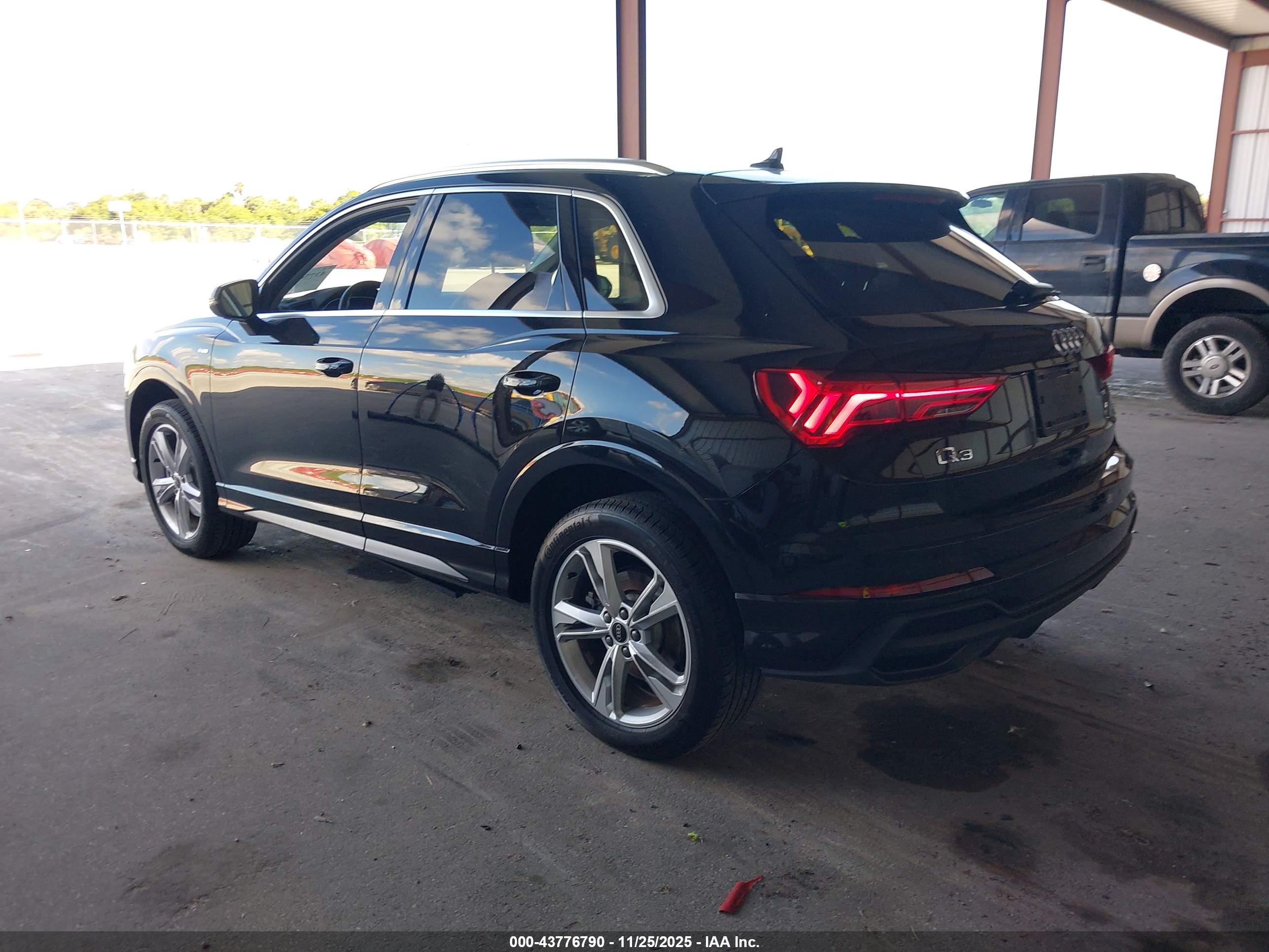 AUDI Q3 image 3