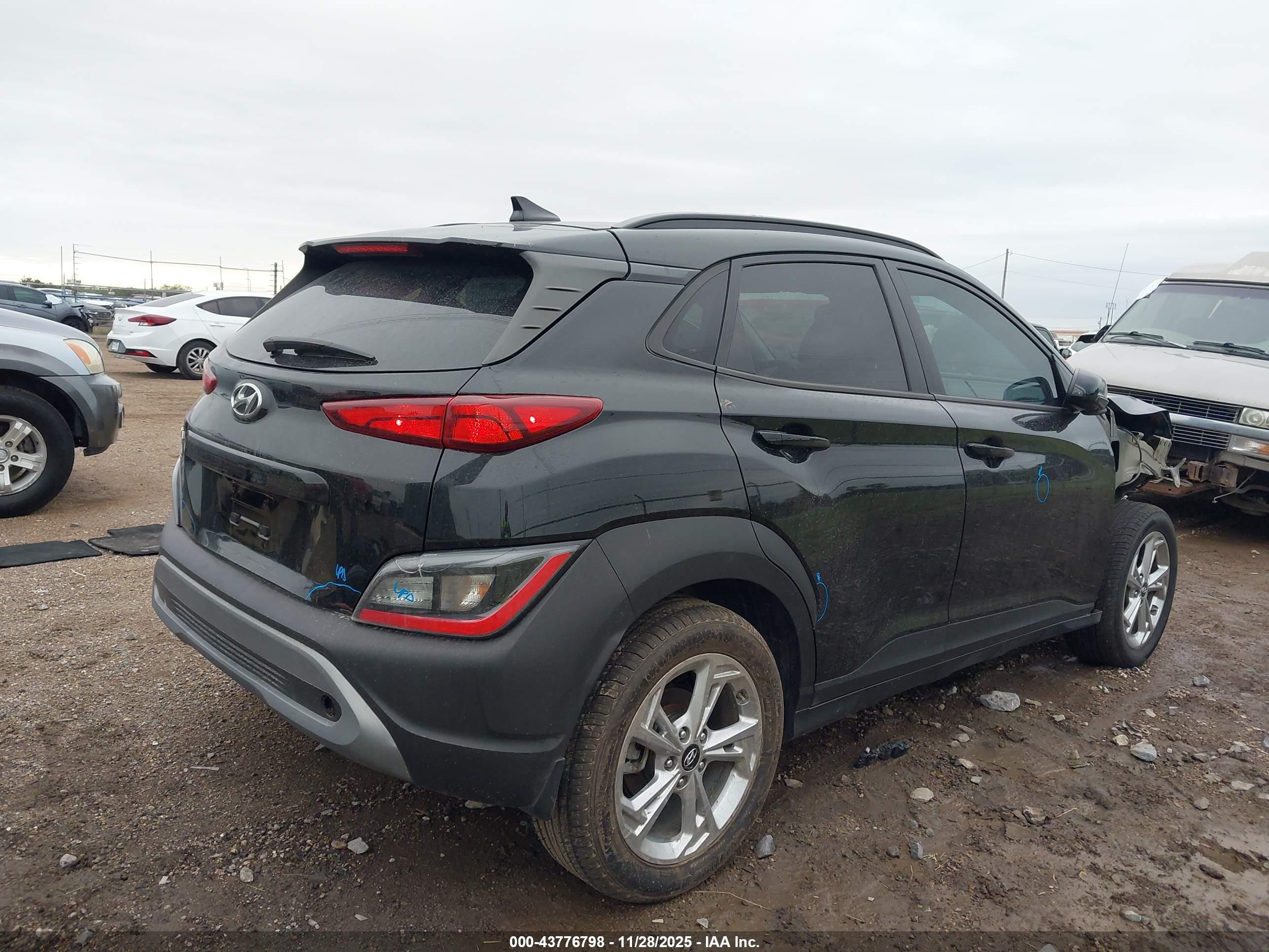 HYUNDAI KONA image 4