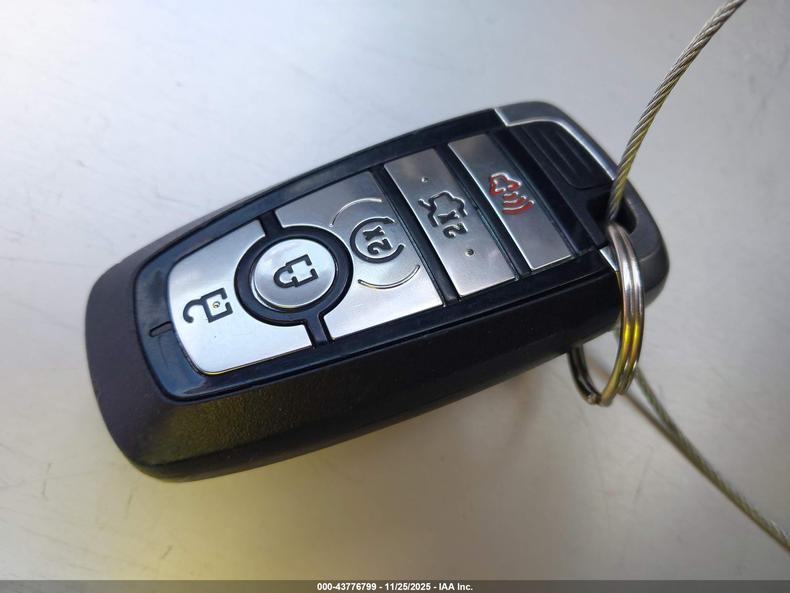 FORD FUSION image 11