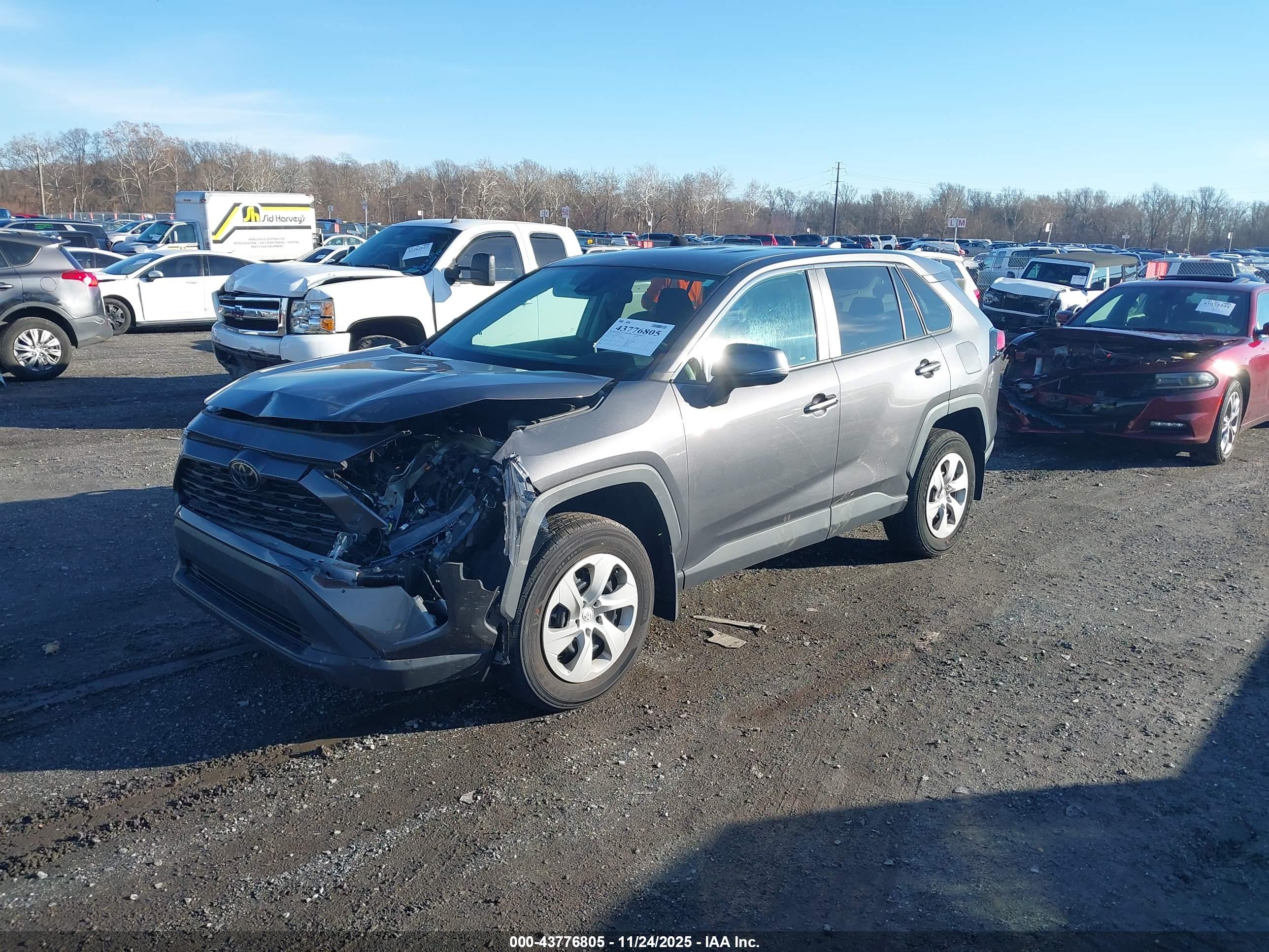 TOYOTA RAV4 image 2