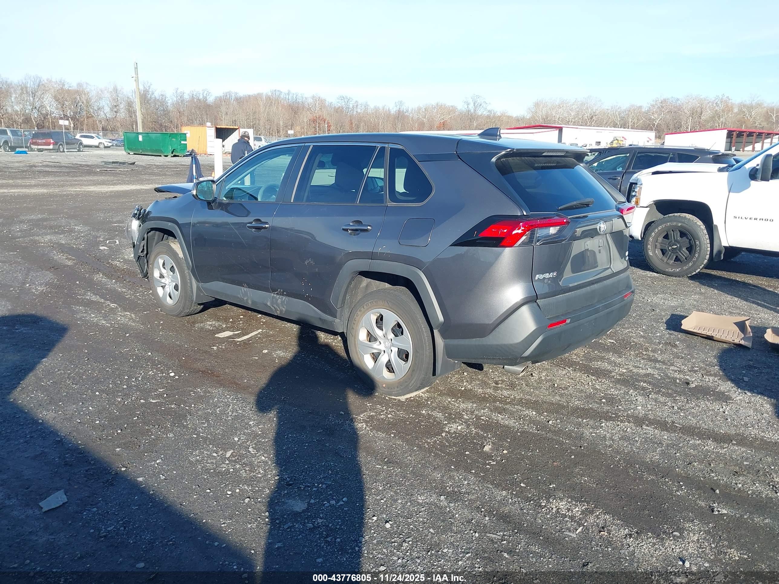 TOYOTA RAV4 image 3