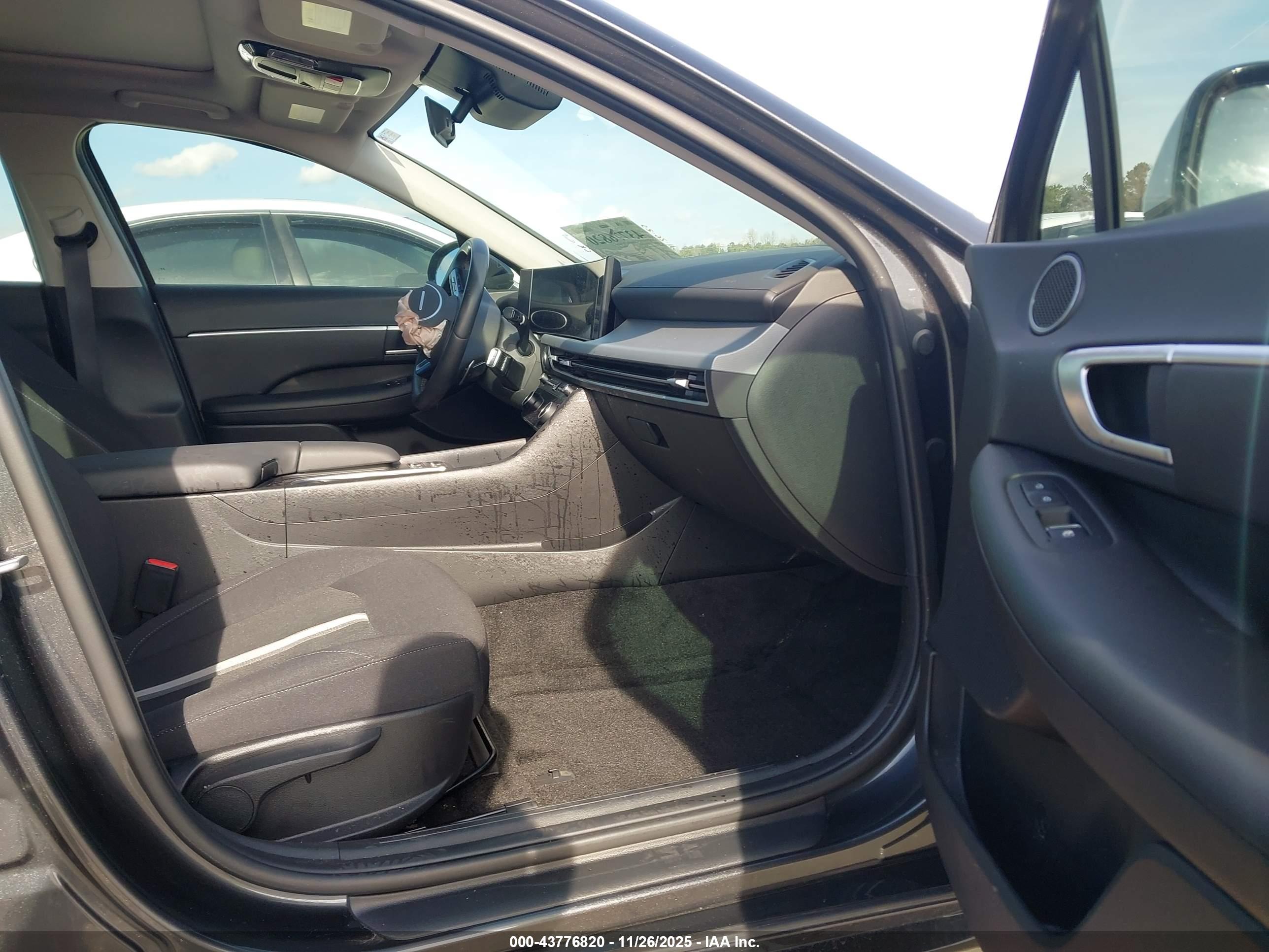 HYUNDAI SONATA image 5