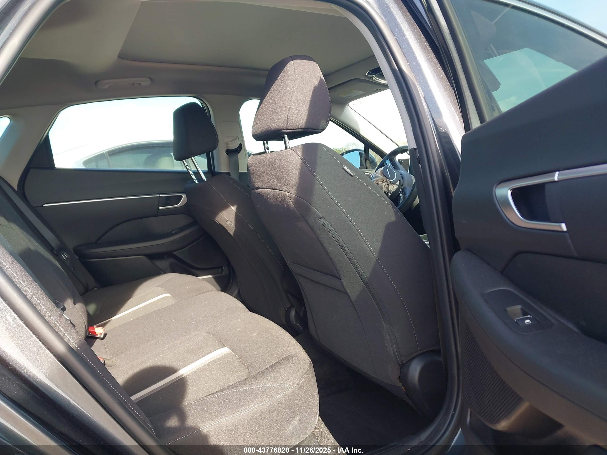 HYUNDAI SONATA image 8