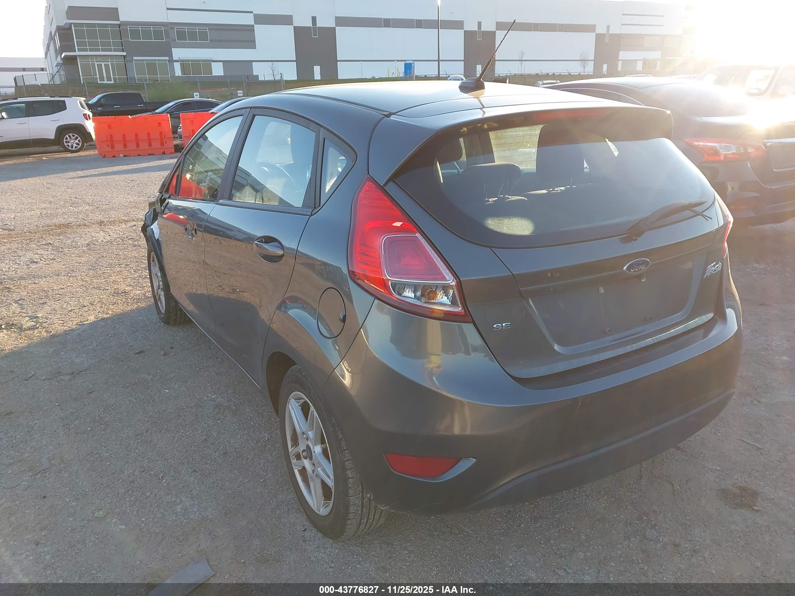 FORD FIESTA image 3