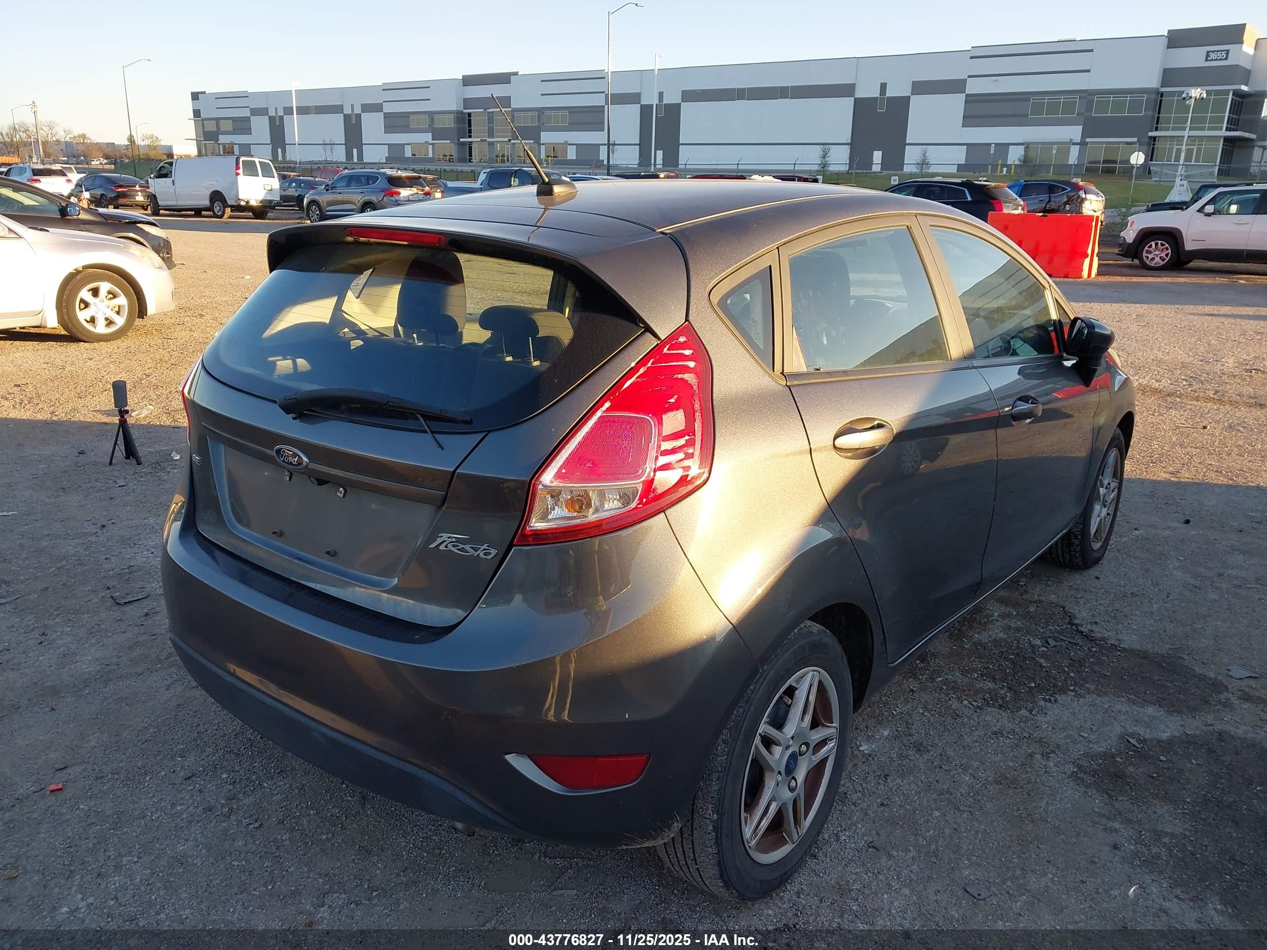 FORD FIESTA image 4