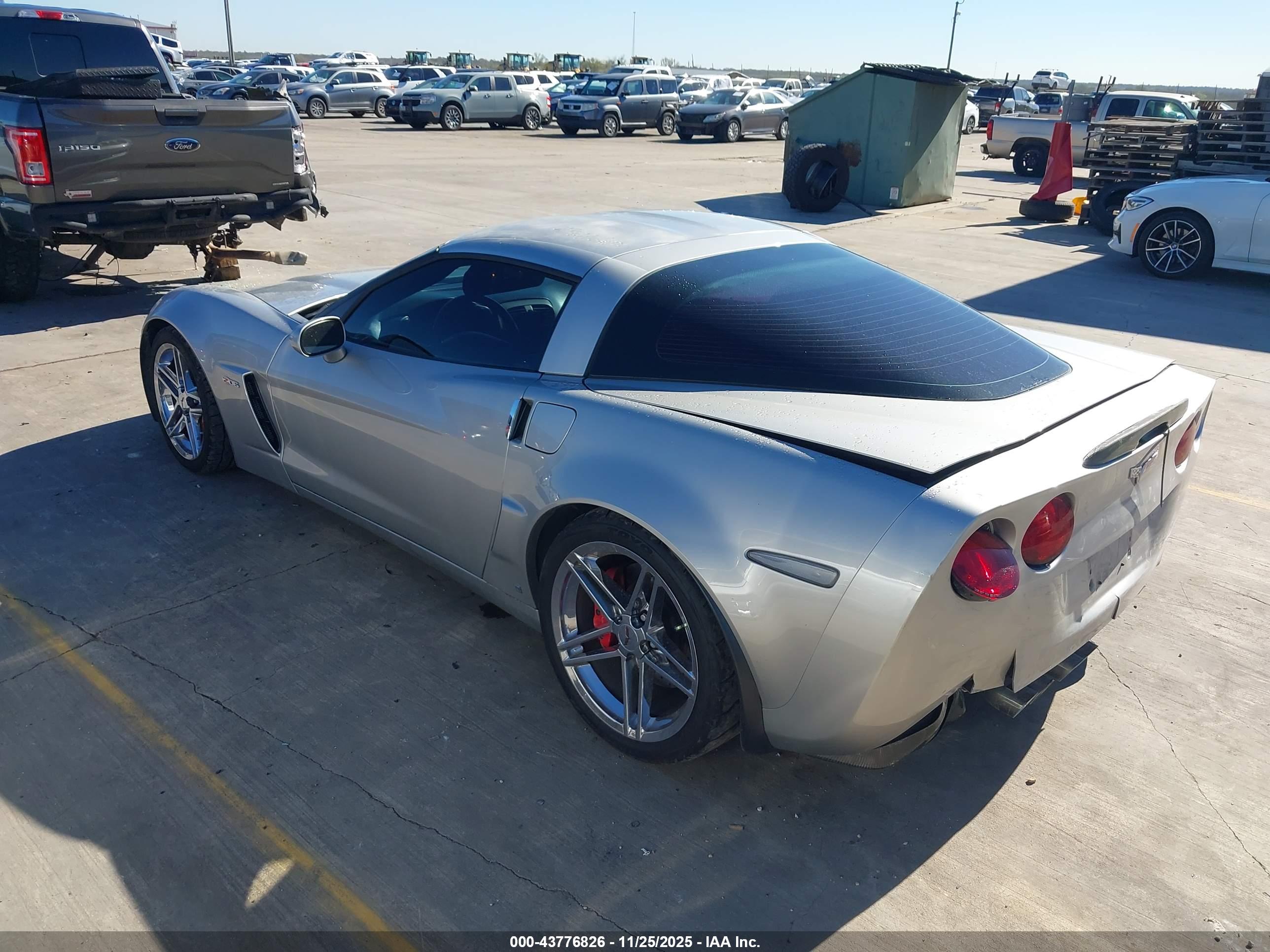 CHEVROLET CORVETTE image 3