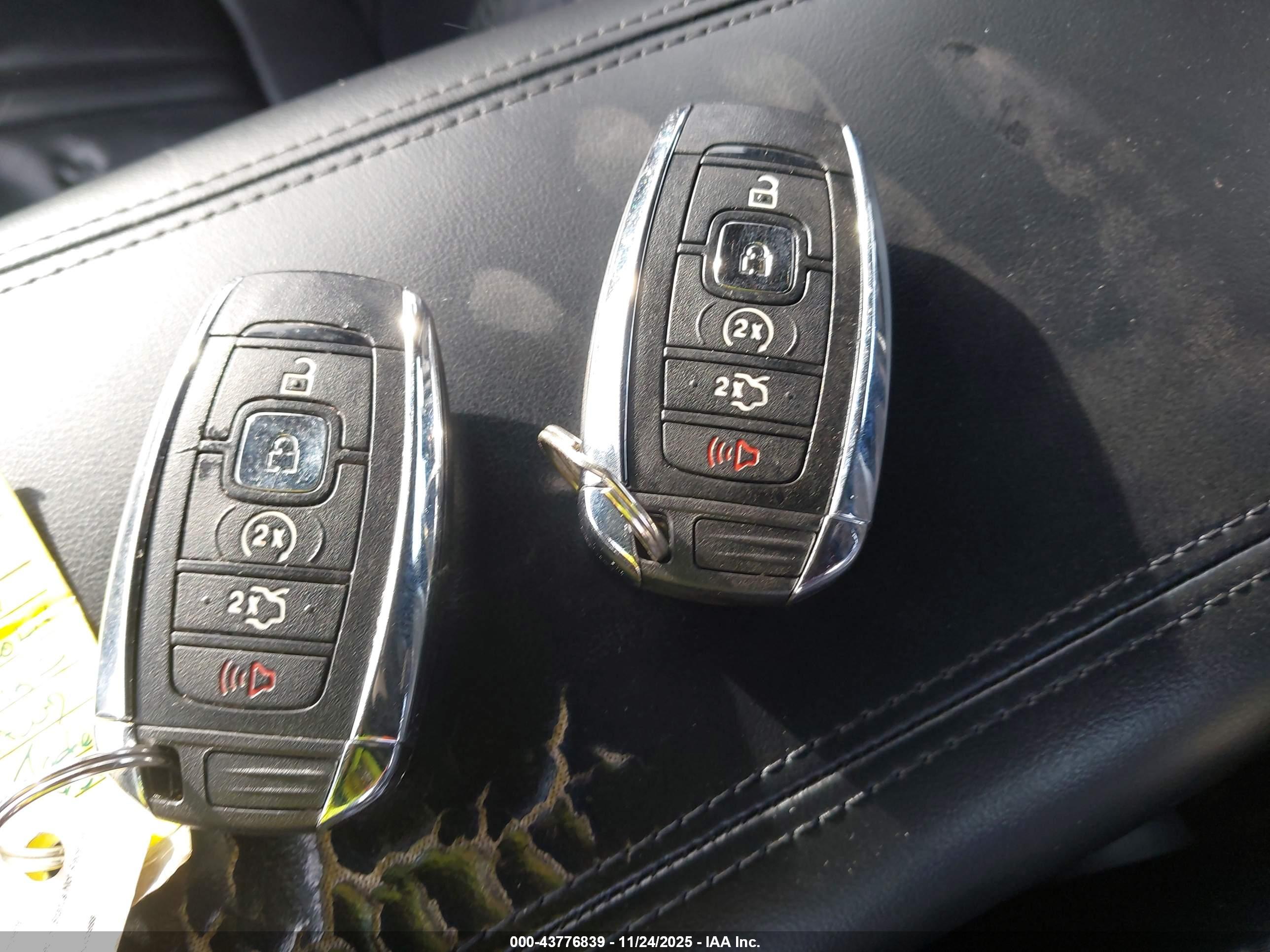 LINCOLN MKZ image 11