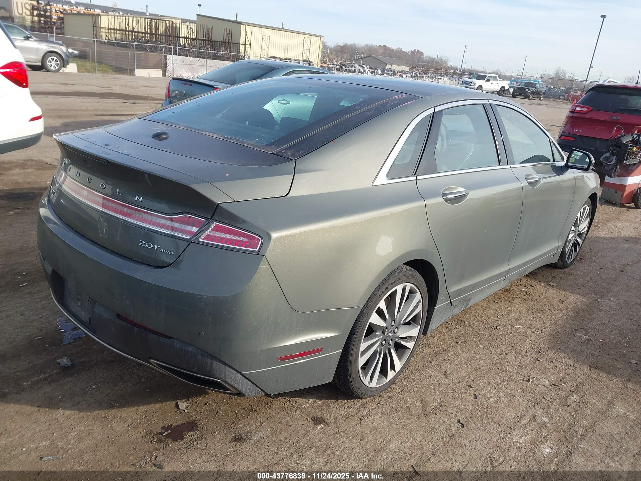 LINCOLN MKZ image 4