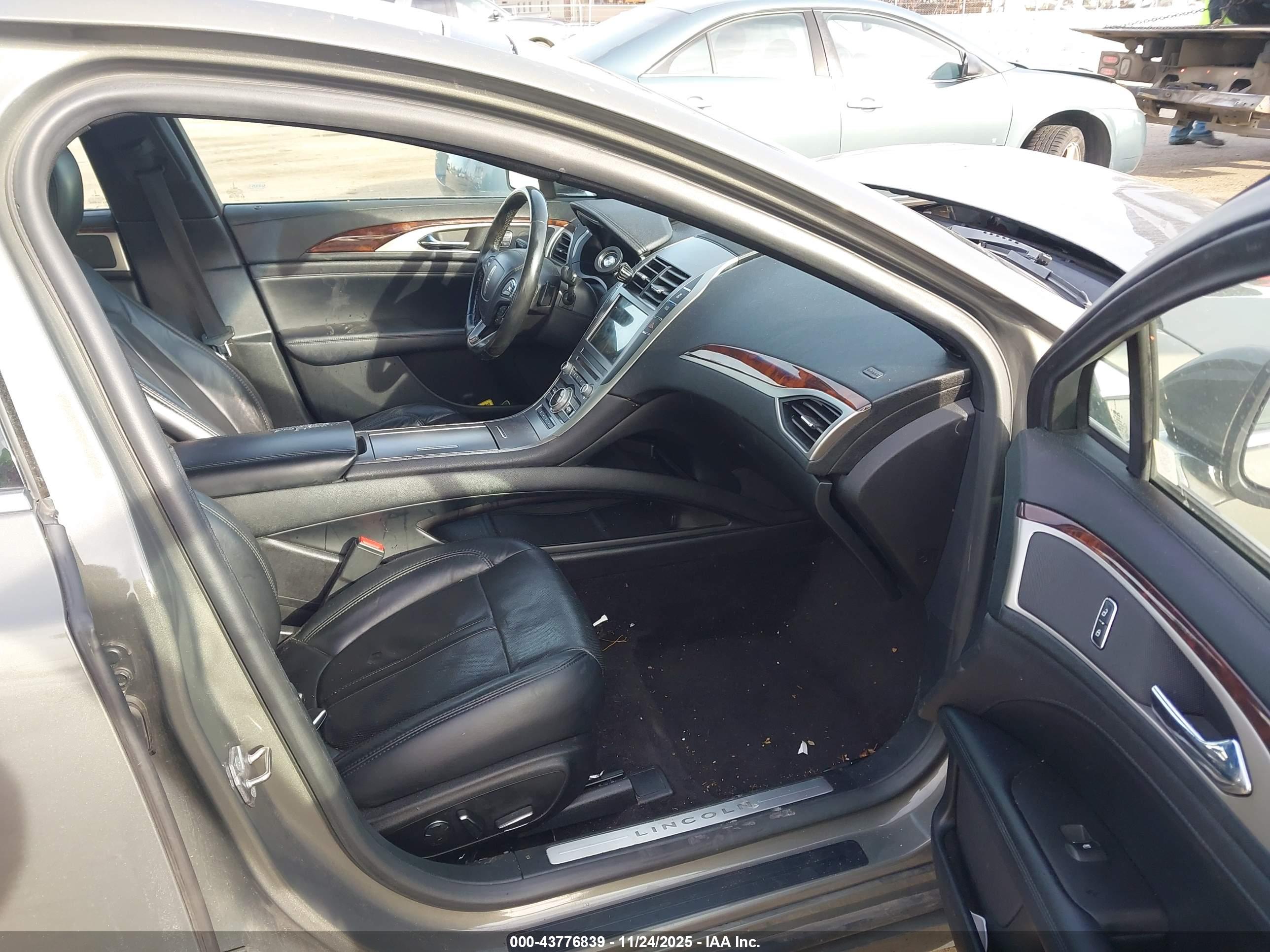 LINCOLN MKZ image 5