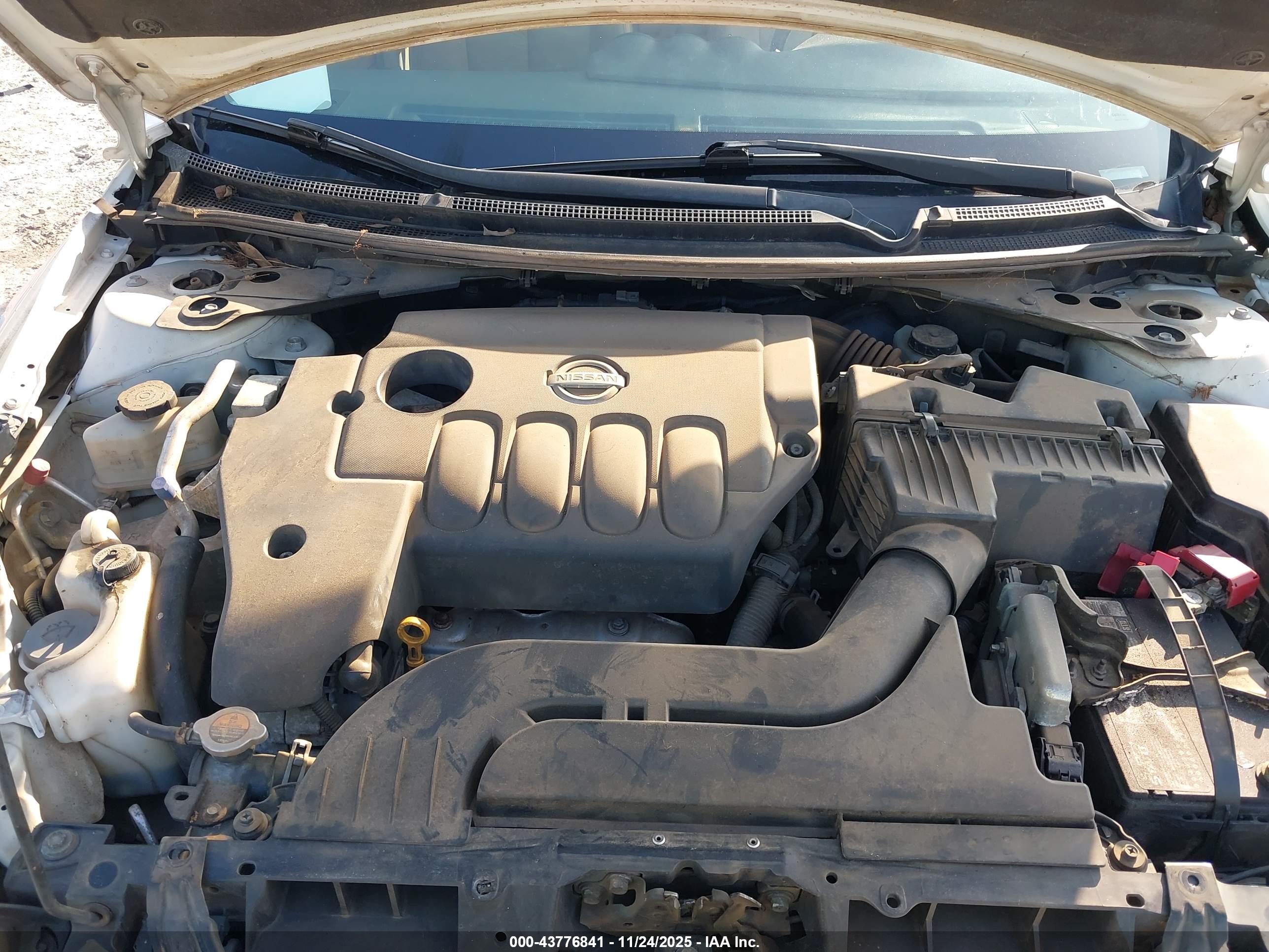 NISSAN ALTIMA image 10