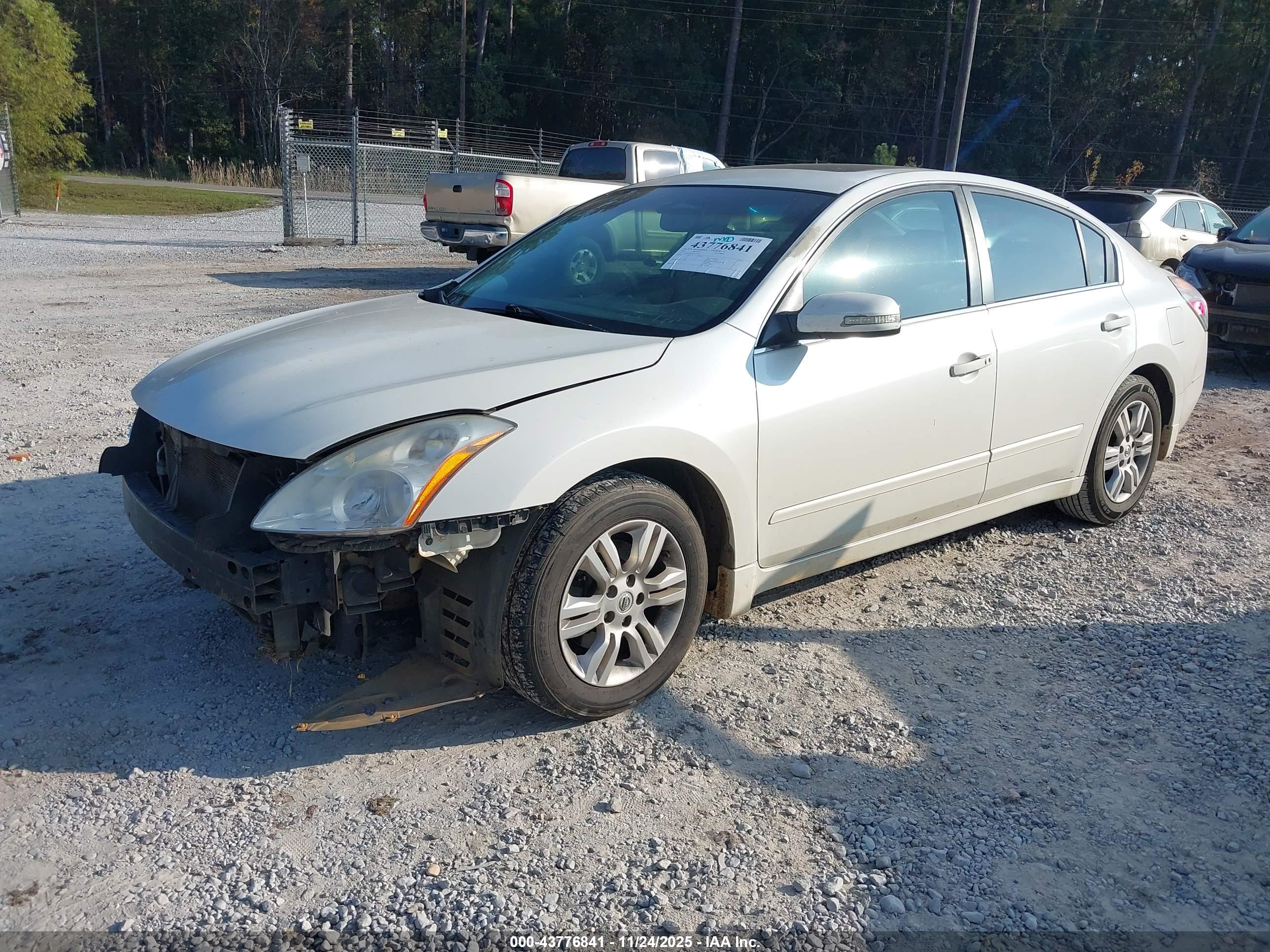 NISSAN ALTIMA image 2