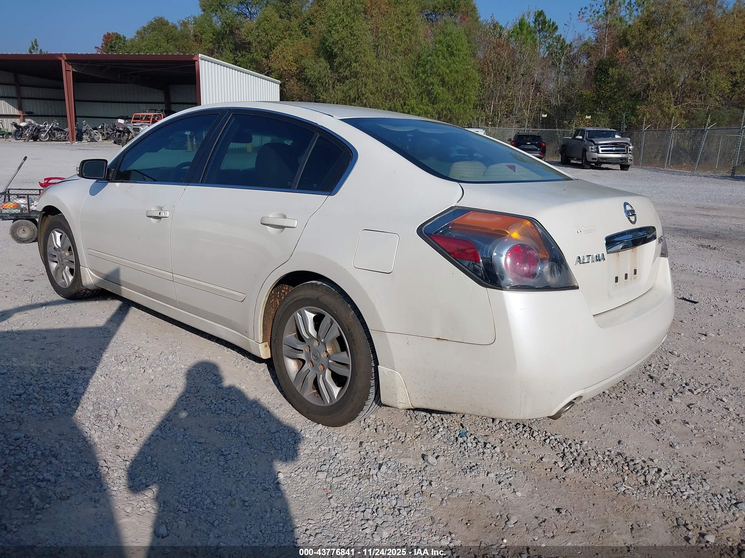 NISSAN ALTIMA image 3