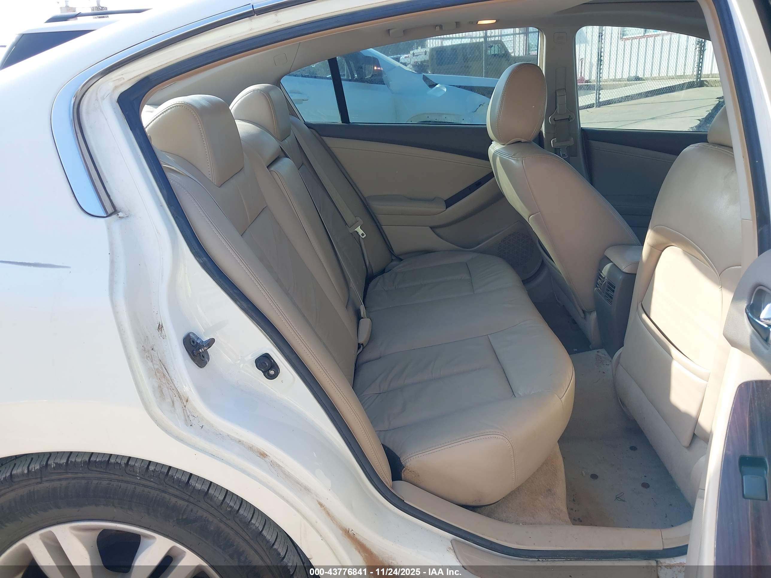 NISSAN ALTIMA image 8