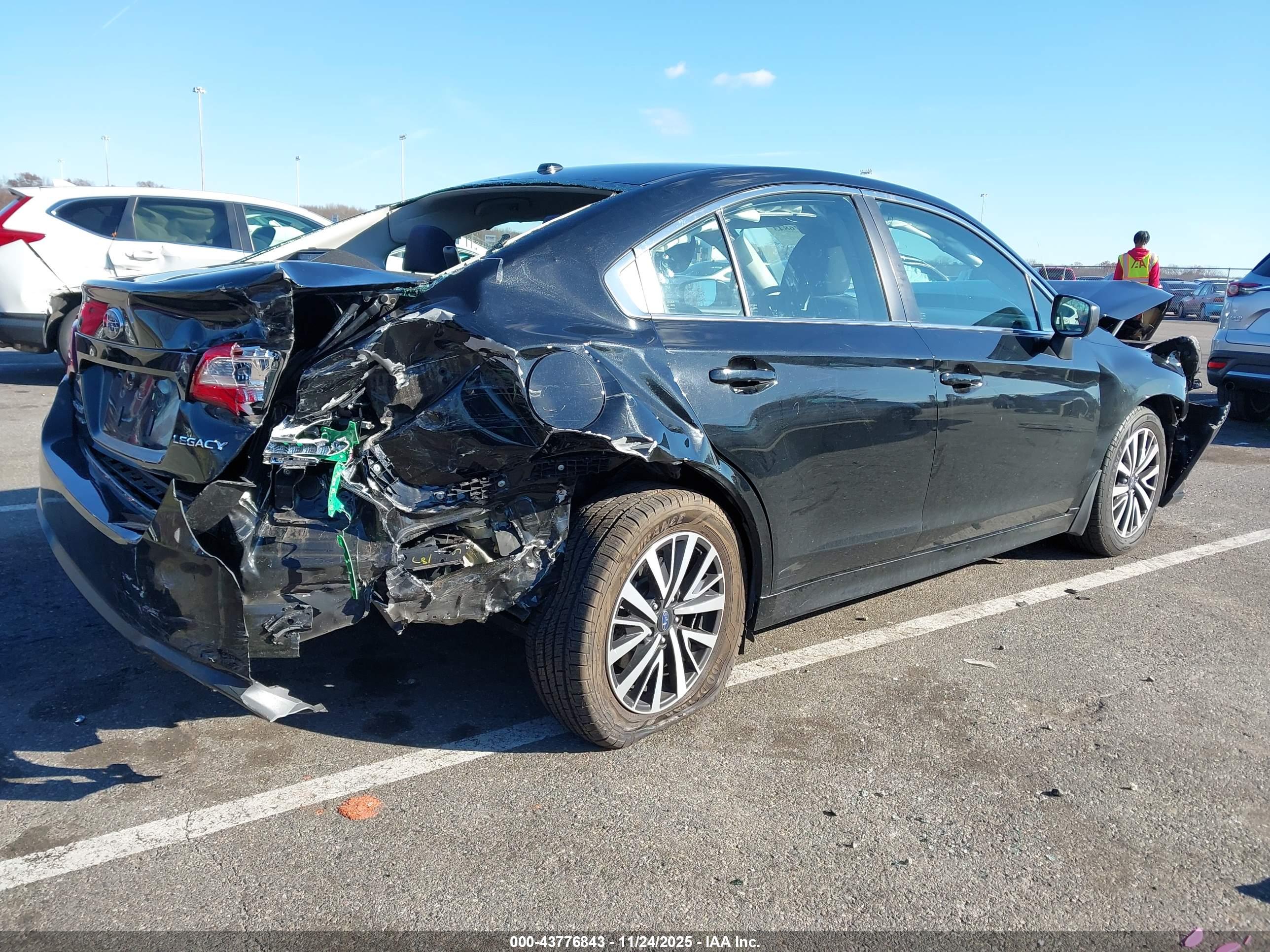 SUBARU LEGACY image 4