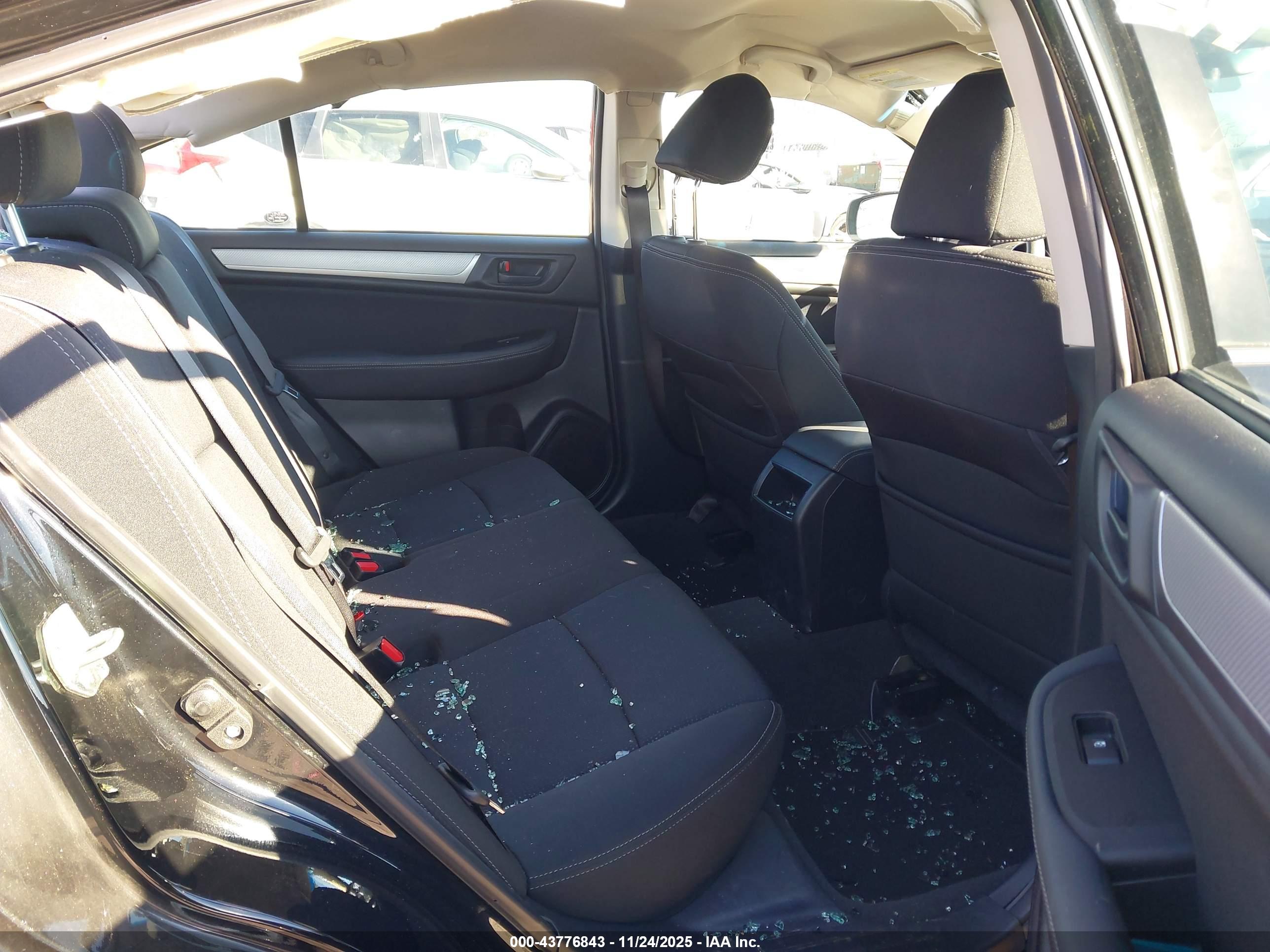 SUBARU LEGACY image 8