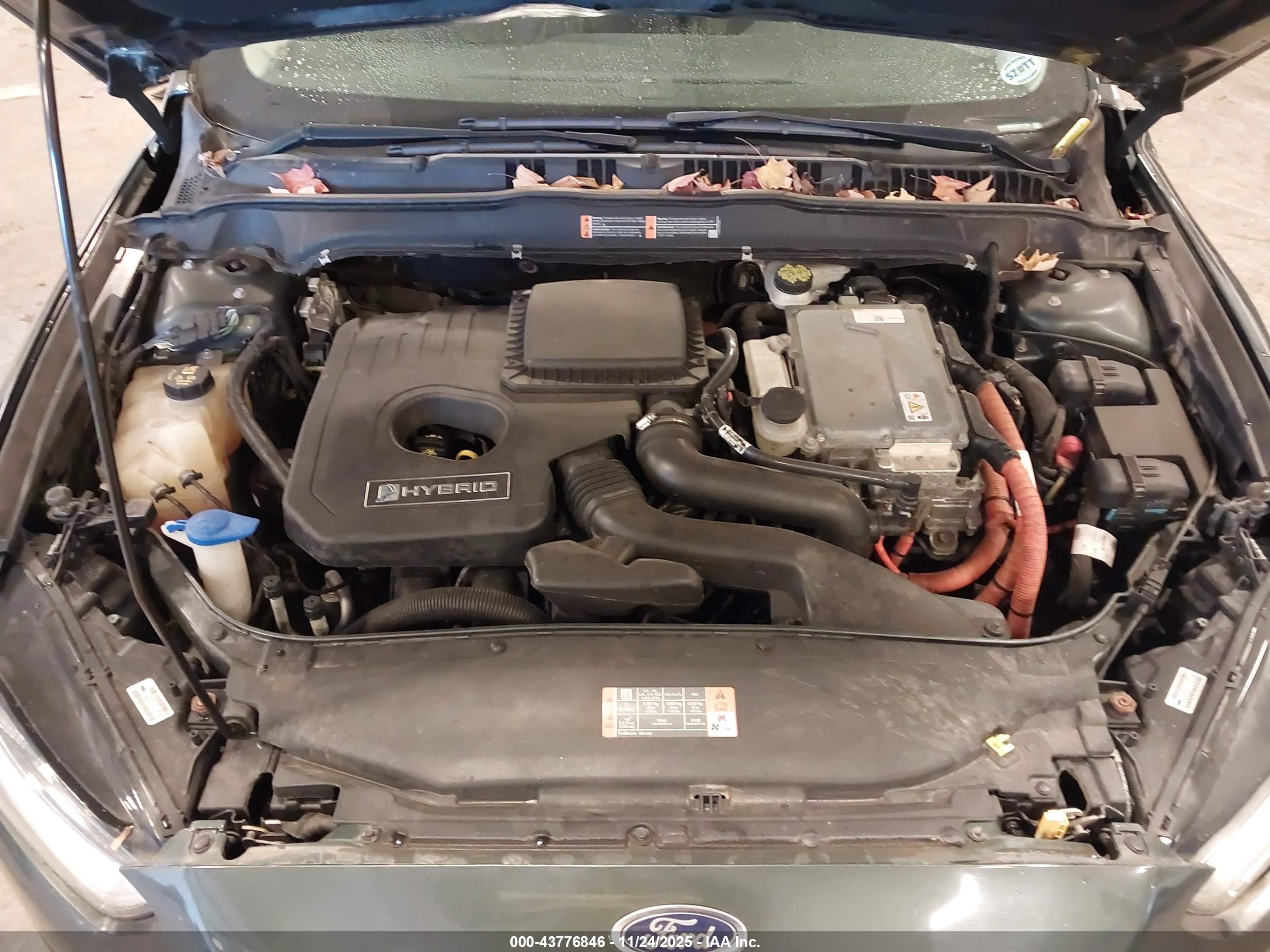 FORD FUSION image 10