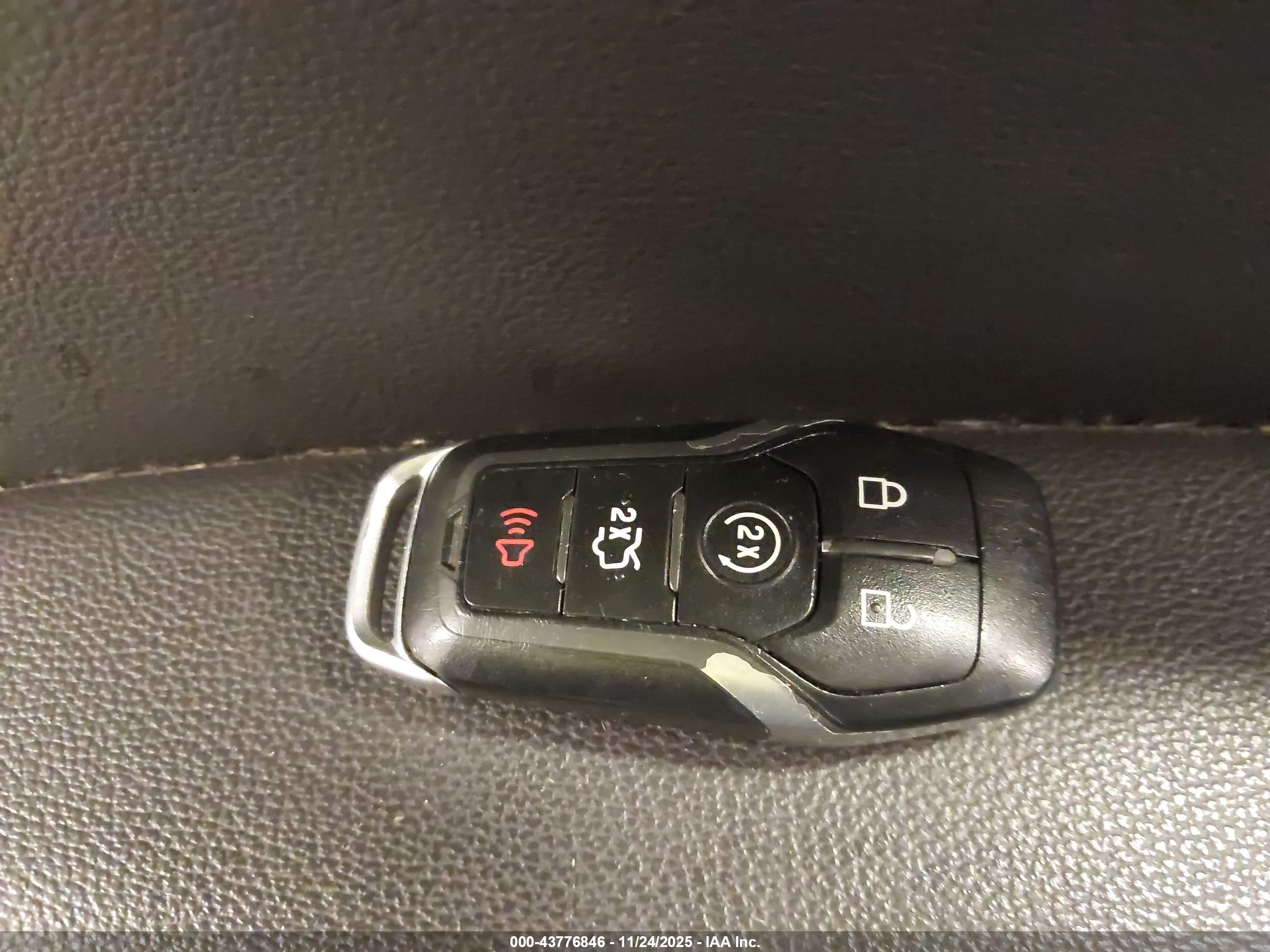 FORD FUSION image 11