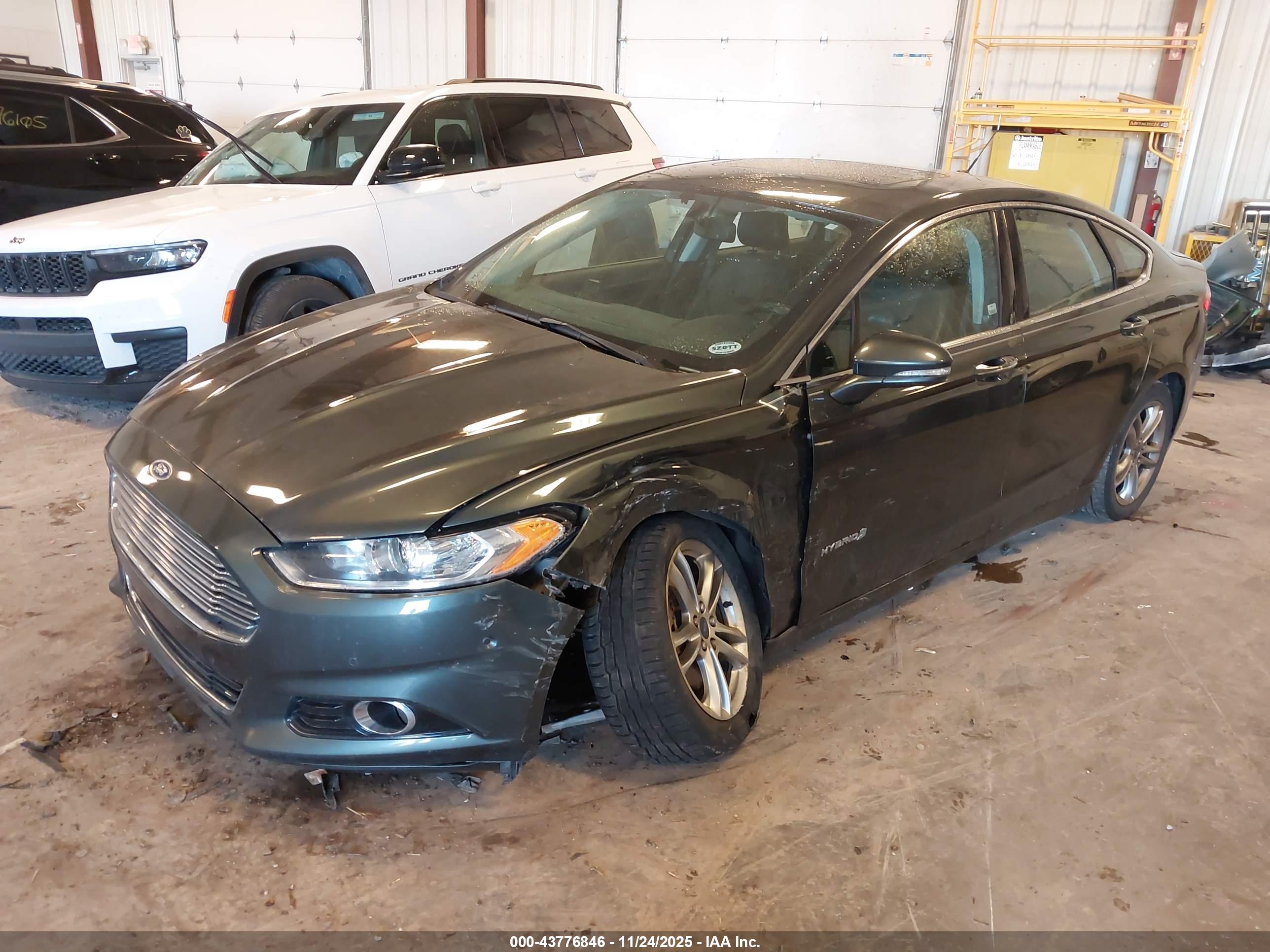 FORD FUSION image 2